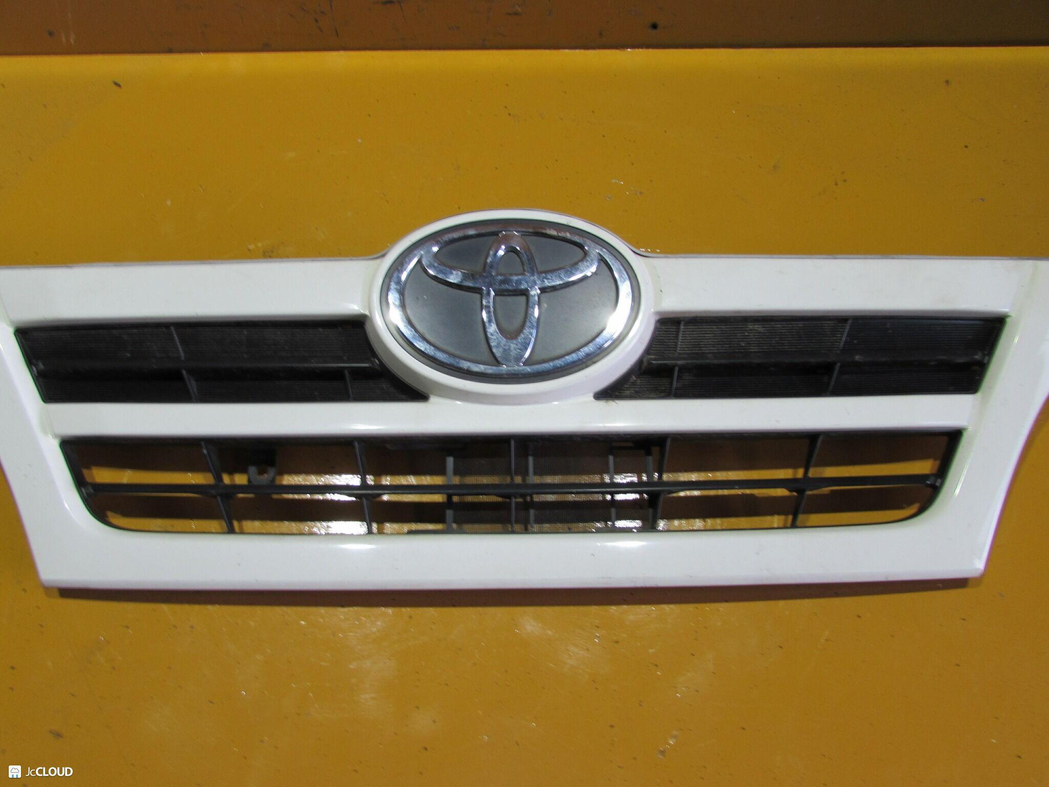 Решетка радиатора передняя TOYOTA DYNA, TOYOACE KDY220, KDY221, KDY230, KDY231, KDY240, KDY24, KDY270, KDY271, KDY280, KDY281, KDY290, LY220, LY230, LY235, LY270, LY280, LY290, RZY220, RZY230, RZY231, TRY220, TRY230, TRY231 1KDFTV, 1RZE, 1TRFE, 2KDFT