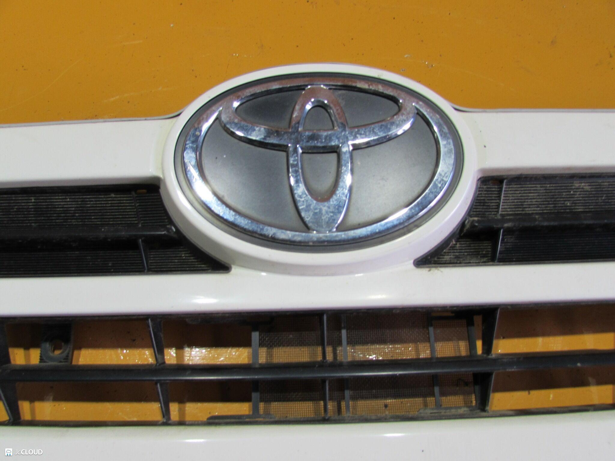 Решетка радиатора передняя TOYOTA DYNA, TOYOACE KDY220, KDY221, KDY230, KDY231, KDY240, KDY24, KDY270, KDY271, KDY280, KDY281, KDY290, LY220, LY230, LY235, LY270, LY280, LY290, RZY220, RZY230, RZY231, TRY220, TRY230, TRY231 1KDFTV, 1RZE, 1TRFE, 2KDFT