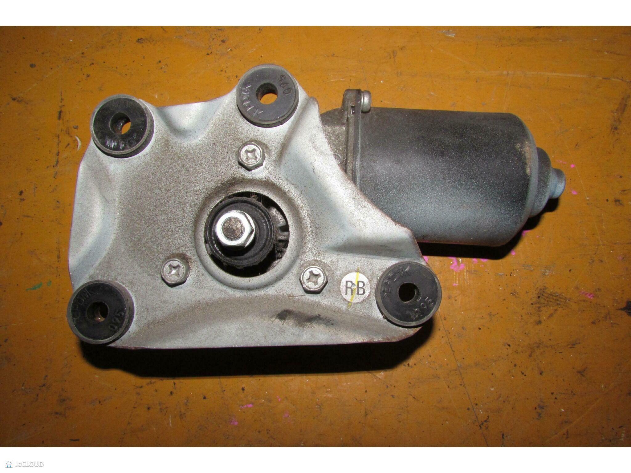 Мотор дворников TOYOTA DYNA, TOYOACE KDY220, KDY221, KDY230, KDY231, KDY240, KDY241, KDY270, KDY271, KDY280, KDY281, KDY290, LY220, LY230, LY270, LY280, LY290, RZU300, RZU301, RZY220, RZY230, RZY231, RZY281, TRY220, TRY230, TRY231, TRY281 1KDFTV, 1TR