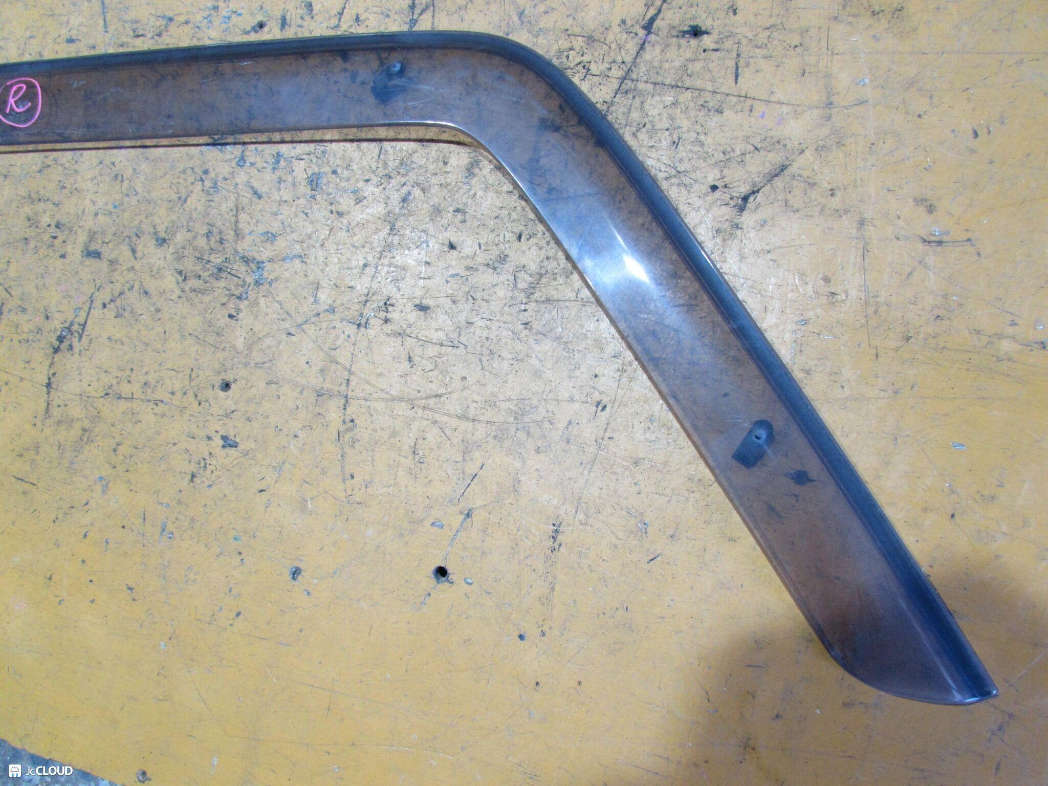 Ветровик правый передний TOYOTA DYNA, HIACE, TOYOACE BU100, BU101, BU102, BU105, BU107, BU162, BU172, BU182, BU202, BU211, BU212, LY100, LY101, LY102, LY111, LY112, LY121, LY131, LY132, LY151, LY152, LY161, LY162 11B, 13B, 14B, 2L, 3L, 5L 3 ракурс
