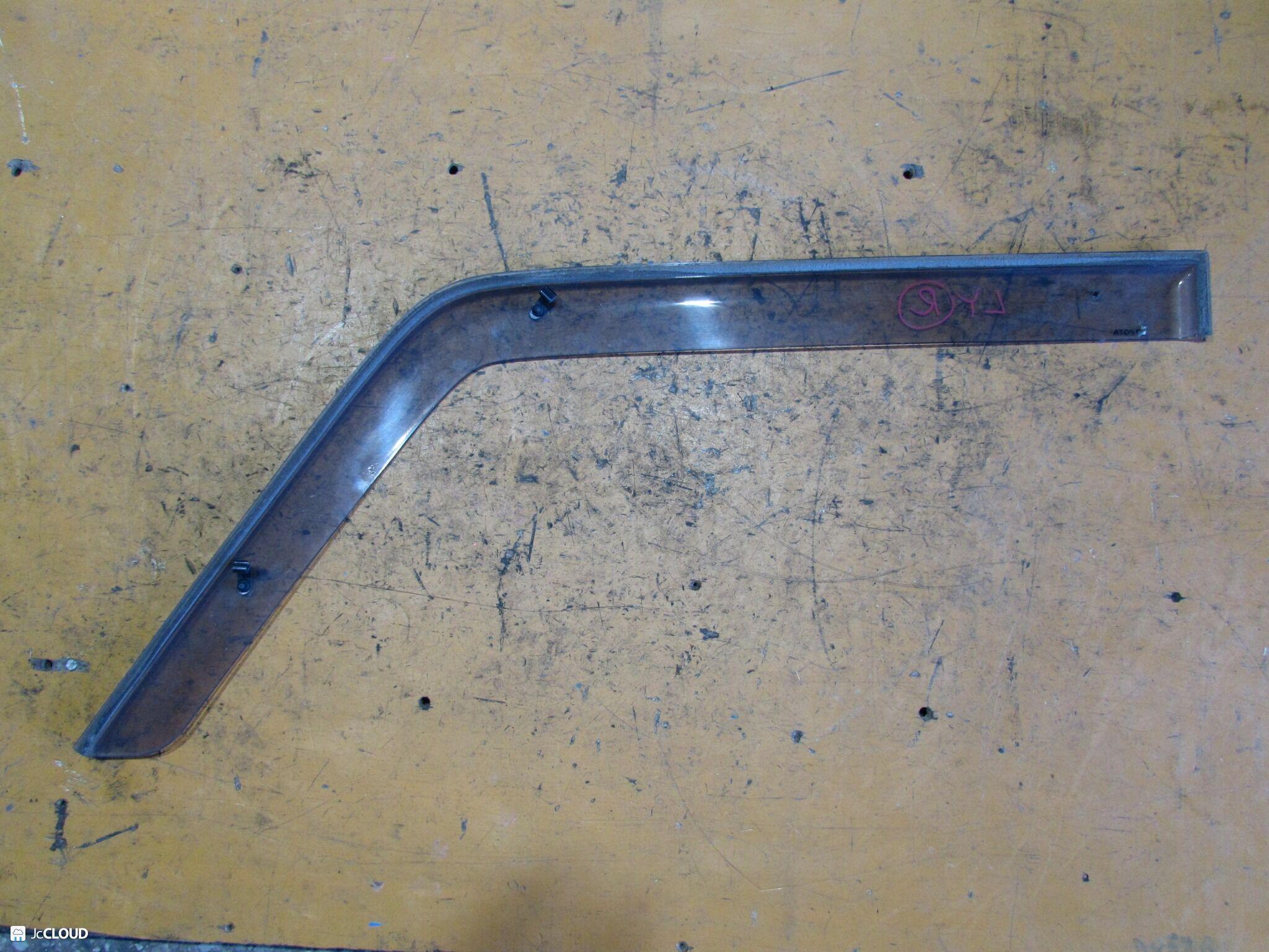 Ветровик правый передний TOYOTA DYNA, HIACE, TOYOACE BU100, BU101, BU102, BU105, BU107, BU162, BU172, BU182, BU202, BU211, BU212, LY100, LY101, LY102, LY111, LY112, LY121, LY131, LY132, LY151, LY152, LY161, LY162 11B, 13B, 14B, 2L, 3L, 5L 4 ракурс