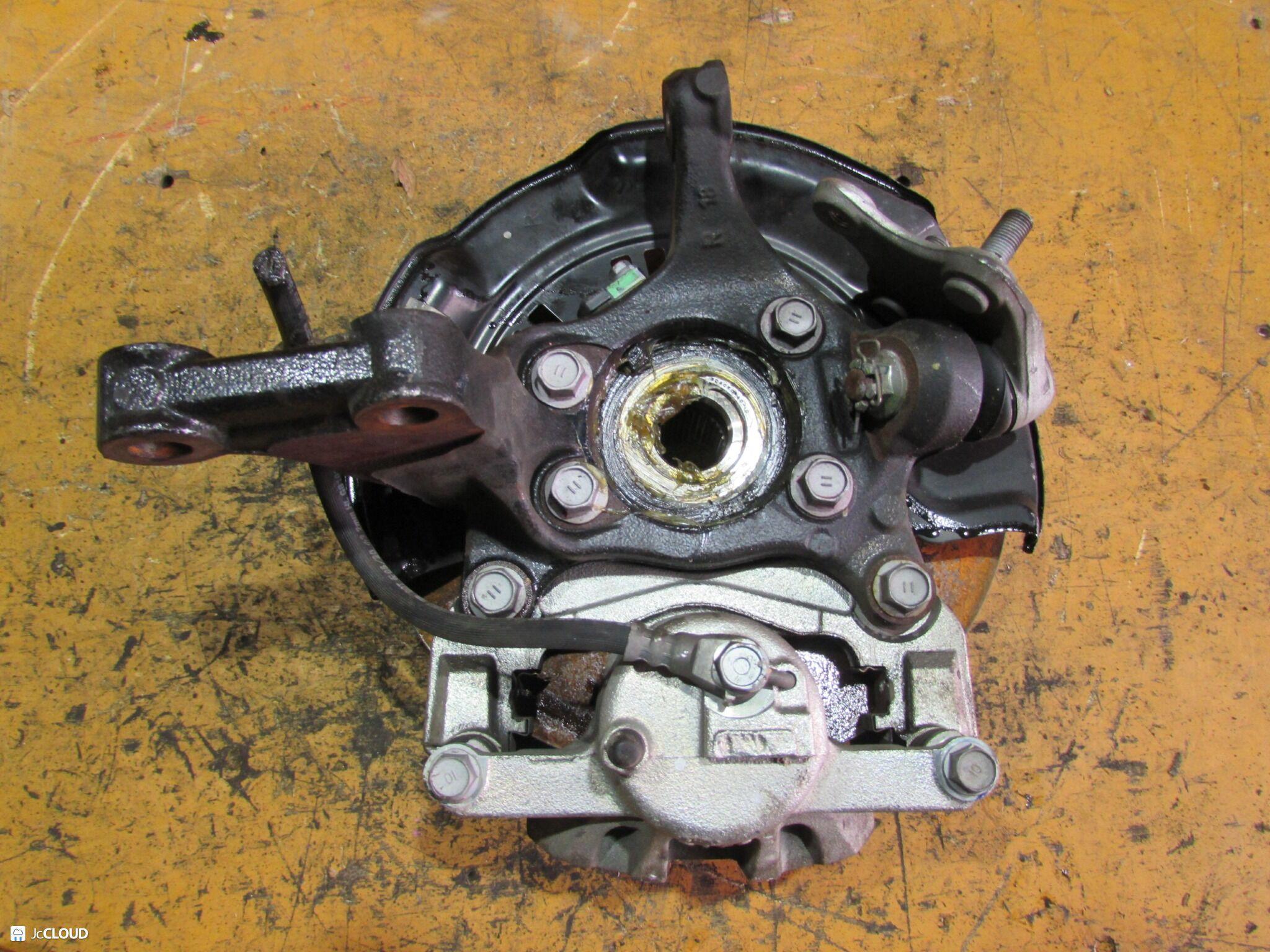 Ступица правая передняя TOYOTA ALPHARD, VELLFIRE AYH30, AYH30W 2ARFXE 43211-78010 5 ракурс