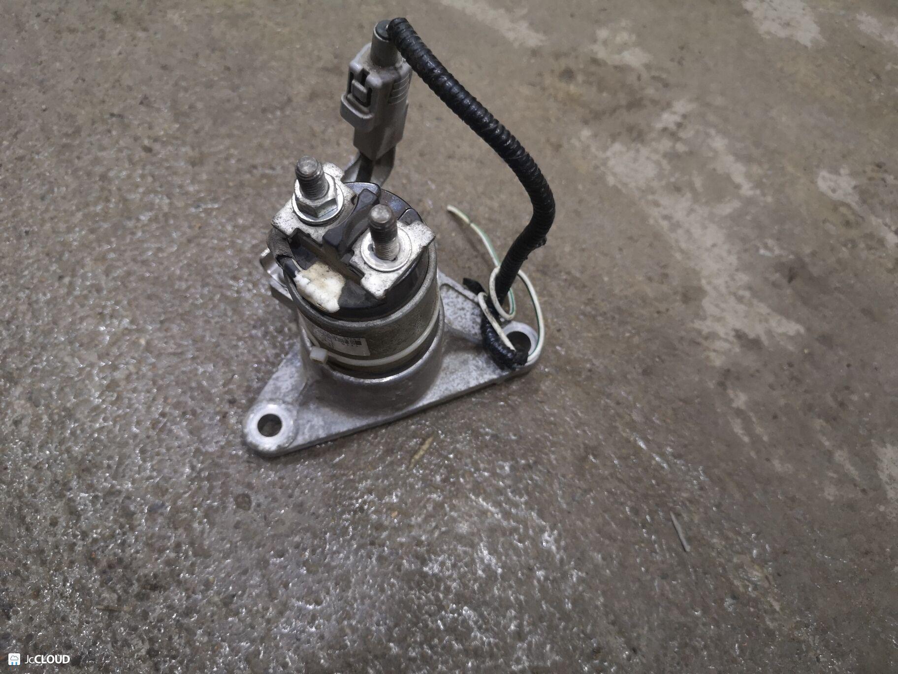 Реле стартера MAZDA BIANTE CCEFW LFVDS U001T80071A 2 ракурс Реле стартера MAZDA BIANTE CCEFW LFVDS U001T80071A 2 ракурс