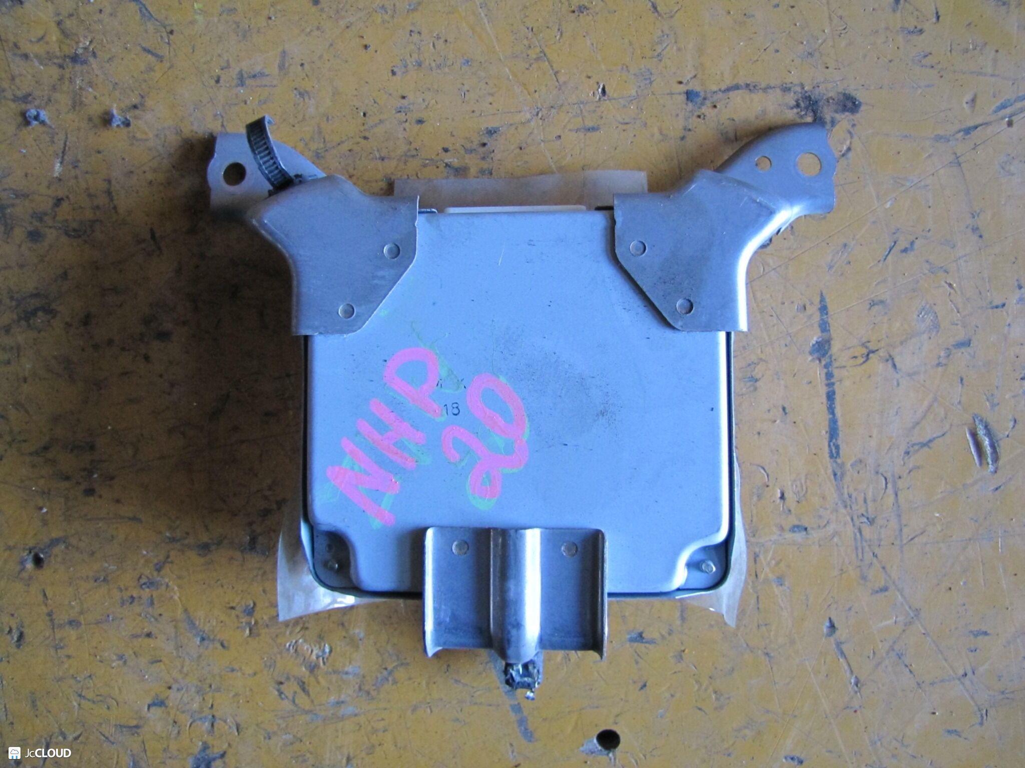 Блок управления акпп TOYOTA PRIUS NHW20 1NZFXE 89535-47020 3 ракурс