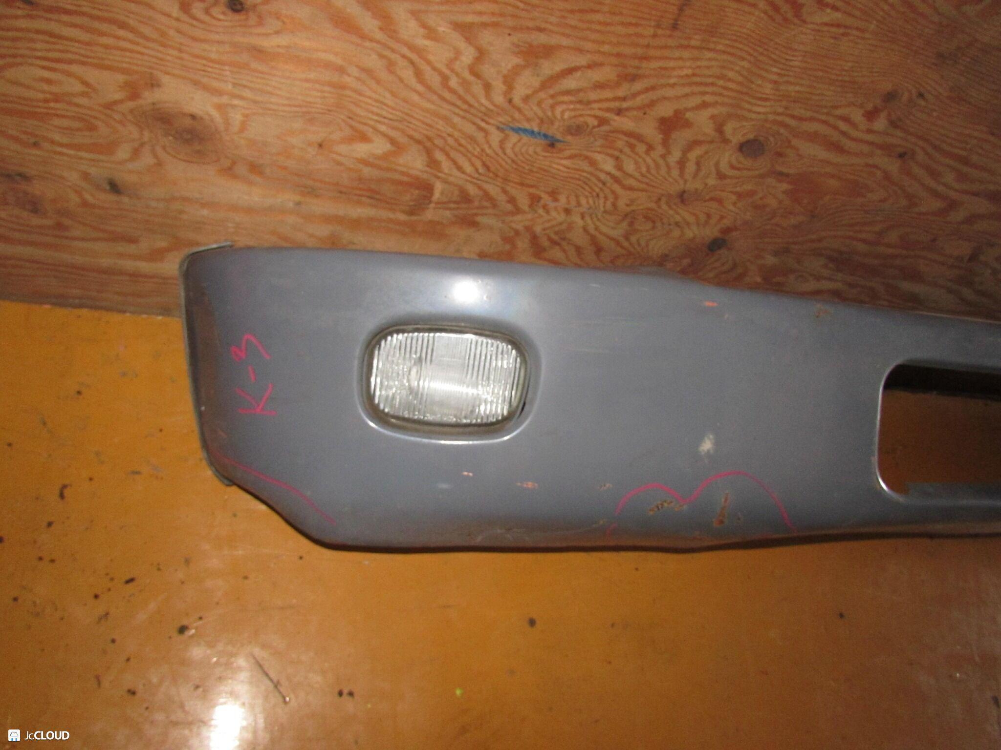 Бампер передний MITSUBISHI FUSO, FUSO FIGHTER FK612, FK615, FK616, FK617, FK618, FK619, FK, FK622, FK627, FK628, FK629, FK662, FK666, FK667, FK668, FK672, FK678, FK727, FK728, FL618, FL628, FL638, FL639, FK603 6M61, 6M60 3 ракурс