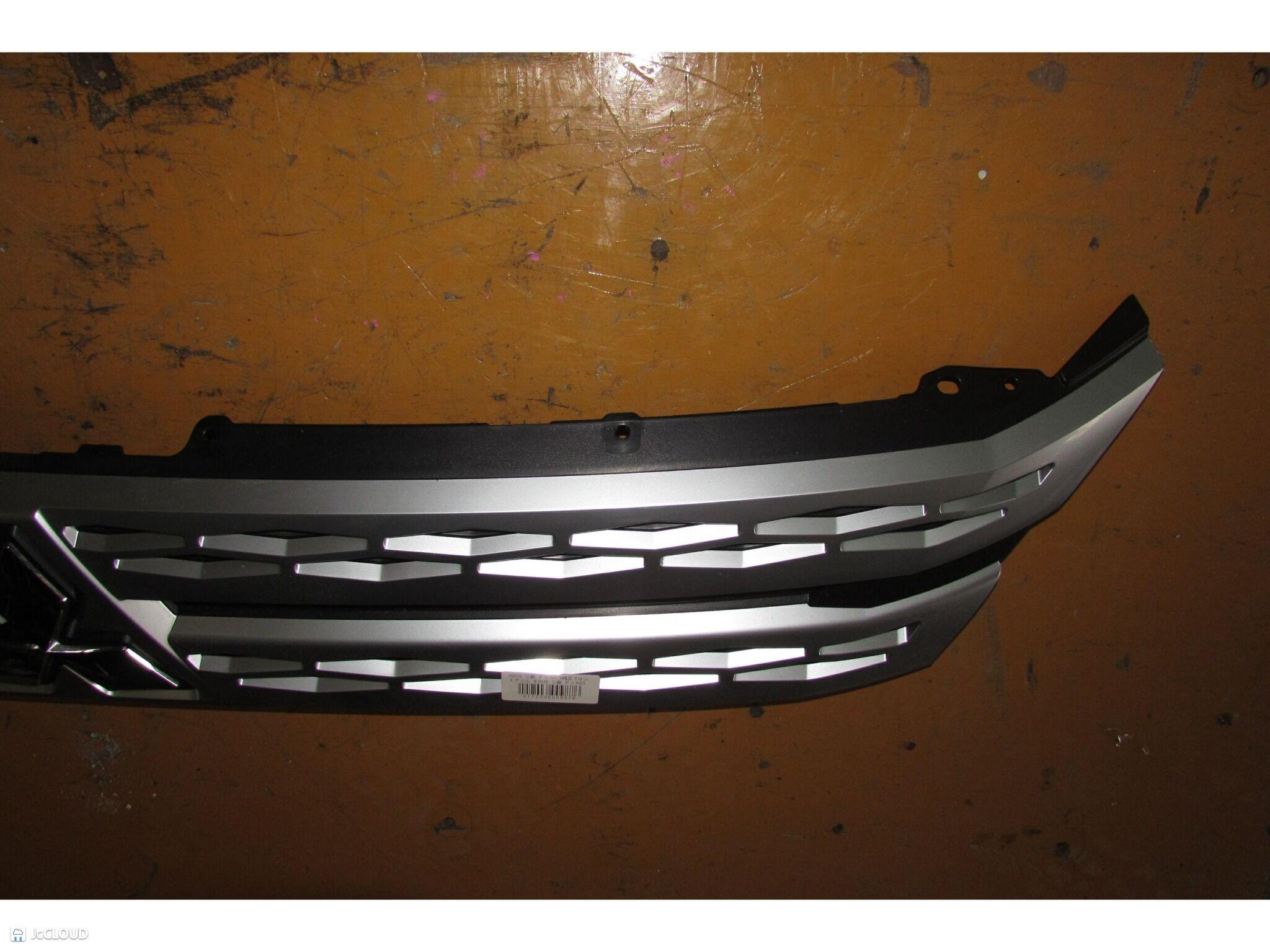 Решетка радиатора левая MITSUBISHI DELICA D5 CV5W, CV4W, CV2W, CV1W 7450B123 4 ракурс