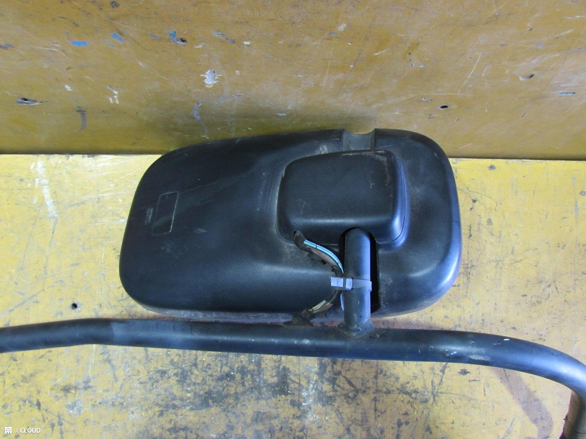 Зеркало правое переднее ISUZU FORWARD, GIGA FRR32, FRR33, FRR34, FRR35, FRR90, FRD90, CYJ50W, CYL51V, CYG23, CYM23, CYM51, CYM52, CYY51, CYZ51, CYZ52, CYZ73, CYZ81, CXY23, CXY51, CXZ51, CYJ1MF 4HK1, 6HE1, 6HH1, 6HL1, 6UZ1, 6WF1T 3 ракурс