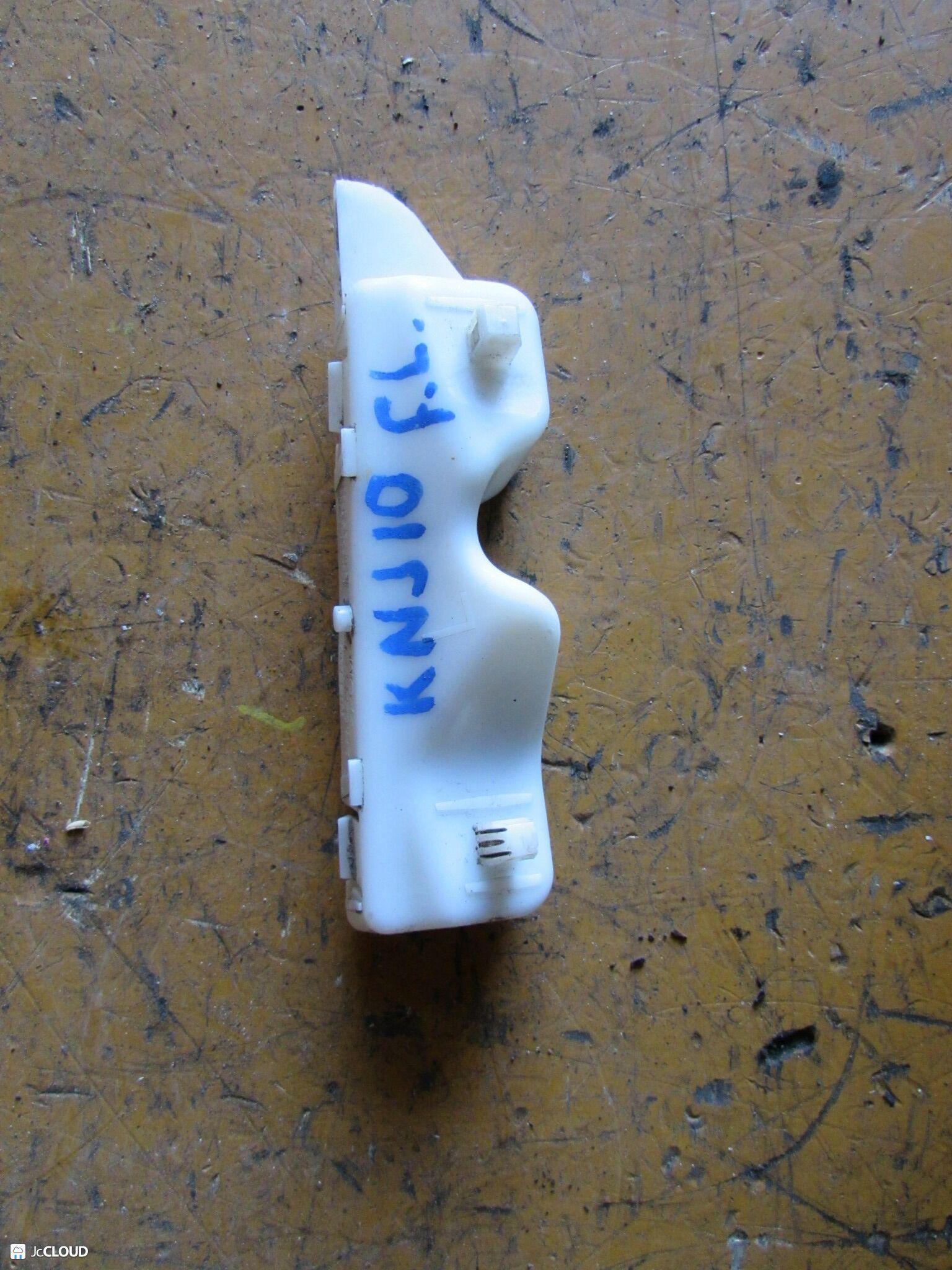 Крепление бампера левое переднее NISSAN DUALIS J10, KJ10, KNJ10, NJ10 MR20DE 62223JD000 1 ракурс