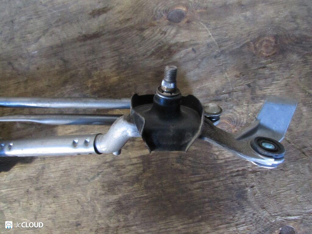 Мотор дворников TOYOTA COROLLA FIELDER NZE164, ZRE162, NKE165, NZE161 1NZ - 3 ракурс Мотор дворников TOYOTA COROLLA FIELDER NZE164, ZRE162, NKE165, NZE161 1NZ - 3 ракурс