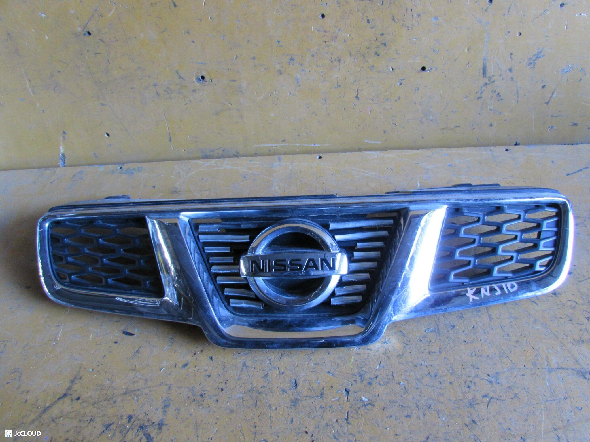 Решетка радиатора передняя NISSAN DUALIS J10, KJ10, KNJ10, NJ10 MR20DE 62310-3ZA0A 1 ракурс