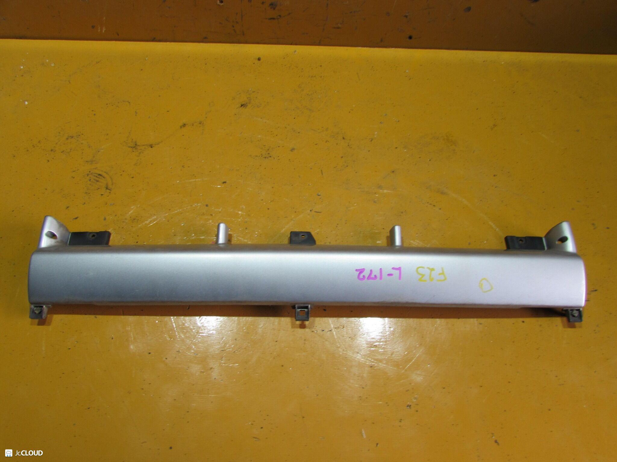 Решетка радиатора NISSAN ATLAS H2F23, H4F23, J2F23, K2F23, K4F23, M2F23, M4F23, N2F23, N4F23, P2F23, P4F23 TD27, KA20, QD32 623300T00 1 ракурс