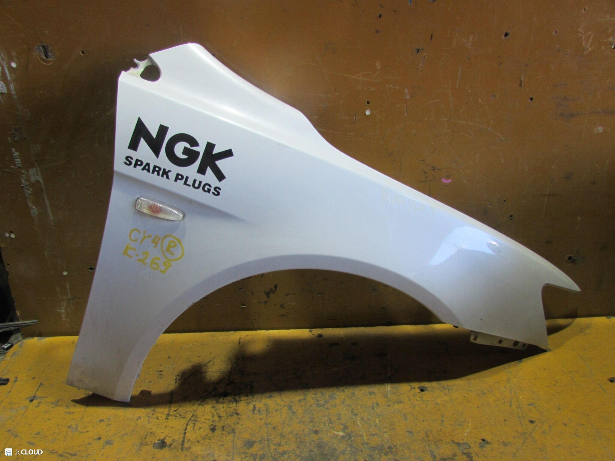 Крыло правое переднее MITSUBISHI GALANT FORTIS CY4A, CX3A, CY2A, CY1A, CX1A, CX2A, CY8A, CX8A, CY9A, CX9A, CX5A, CY5A, CX6A, CX4A, CY3A, CY6A 4B10, 4B11, 4J10 1 ракурс