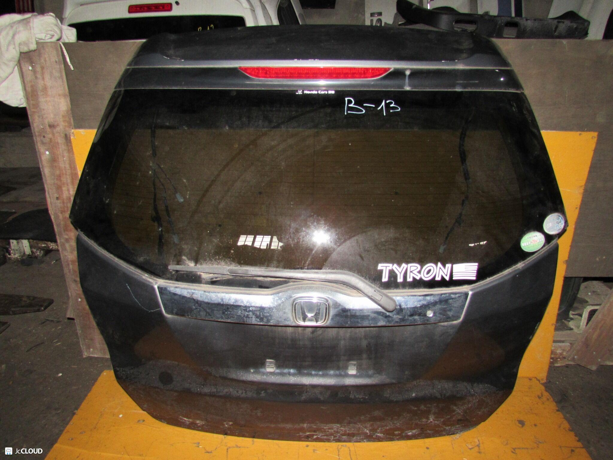 Дверь 5-я задняя  HONDA FIT SHUTTLE GP2, GG7, GG8 L15A, LDA ,68100TF7000ZZ 1 ракурс