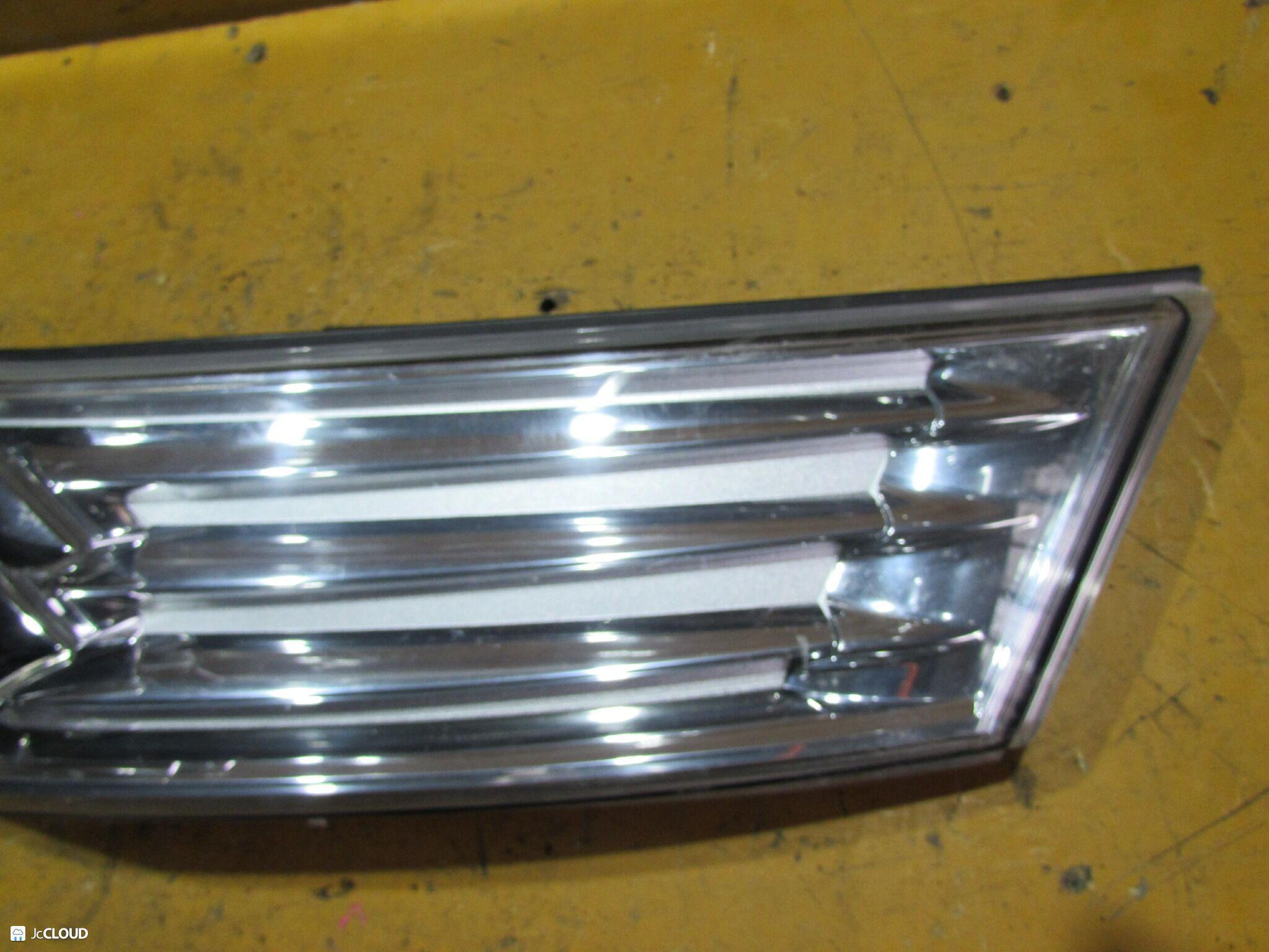 Решетка радиатора SUZUKI SOLIO MA15S K12B 7211054M0 3 ракурс