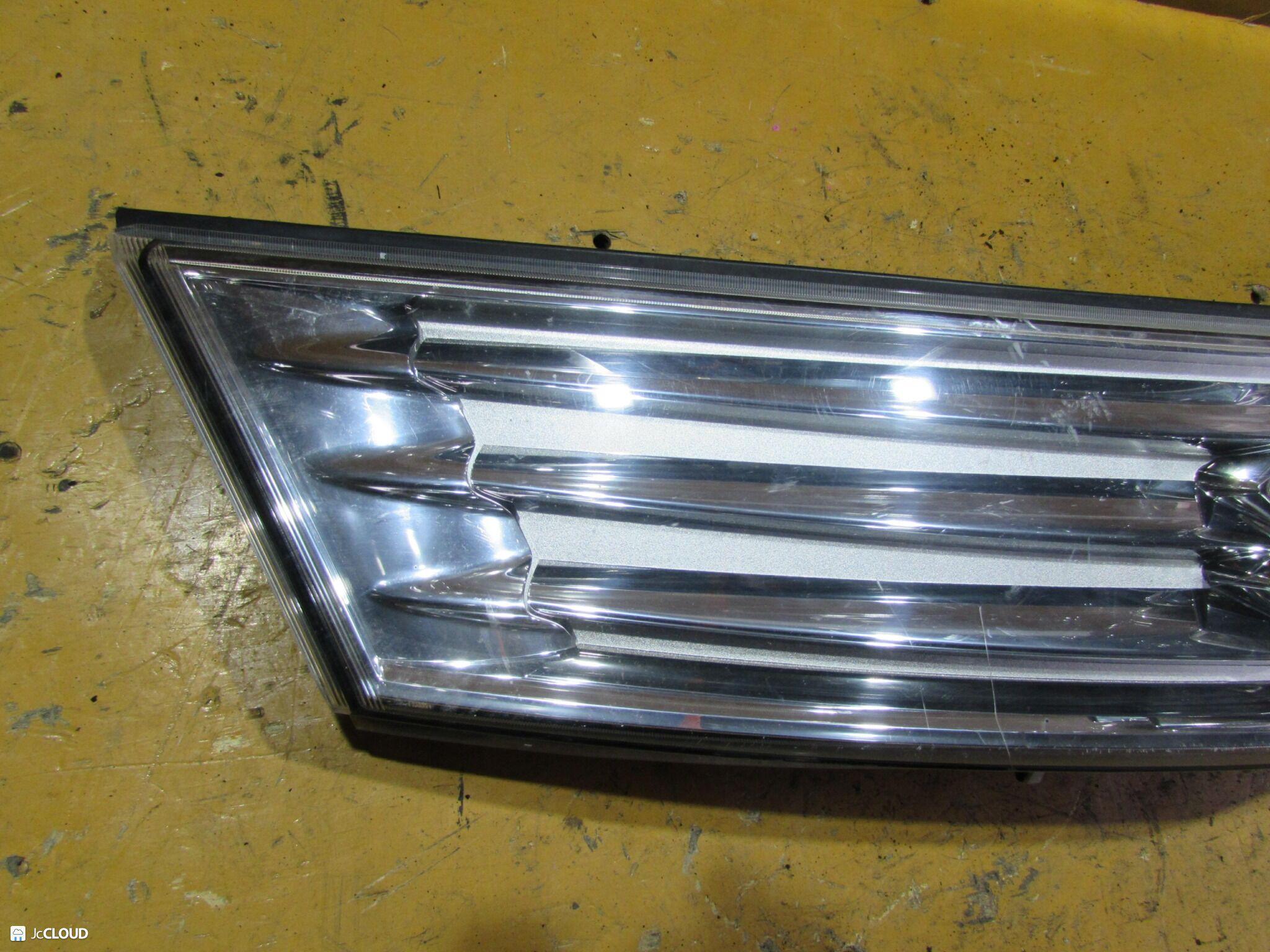 Решетка радиатора SUZUKI SOLIO MA15S K12B 7211054M0 4 ракурс