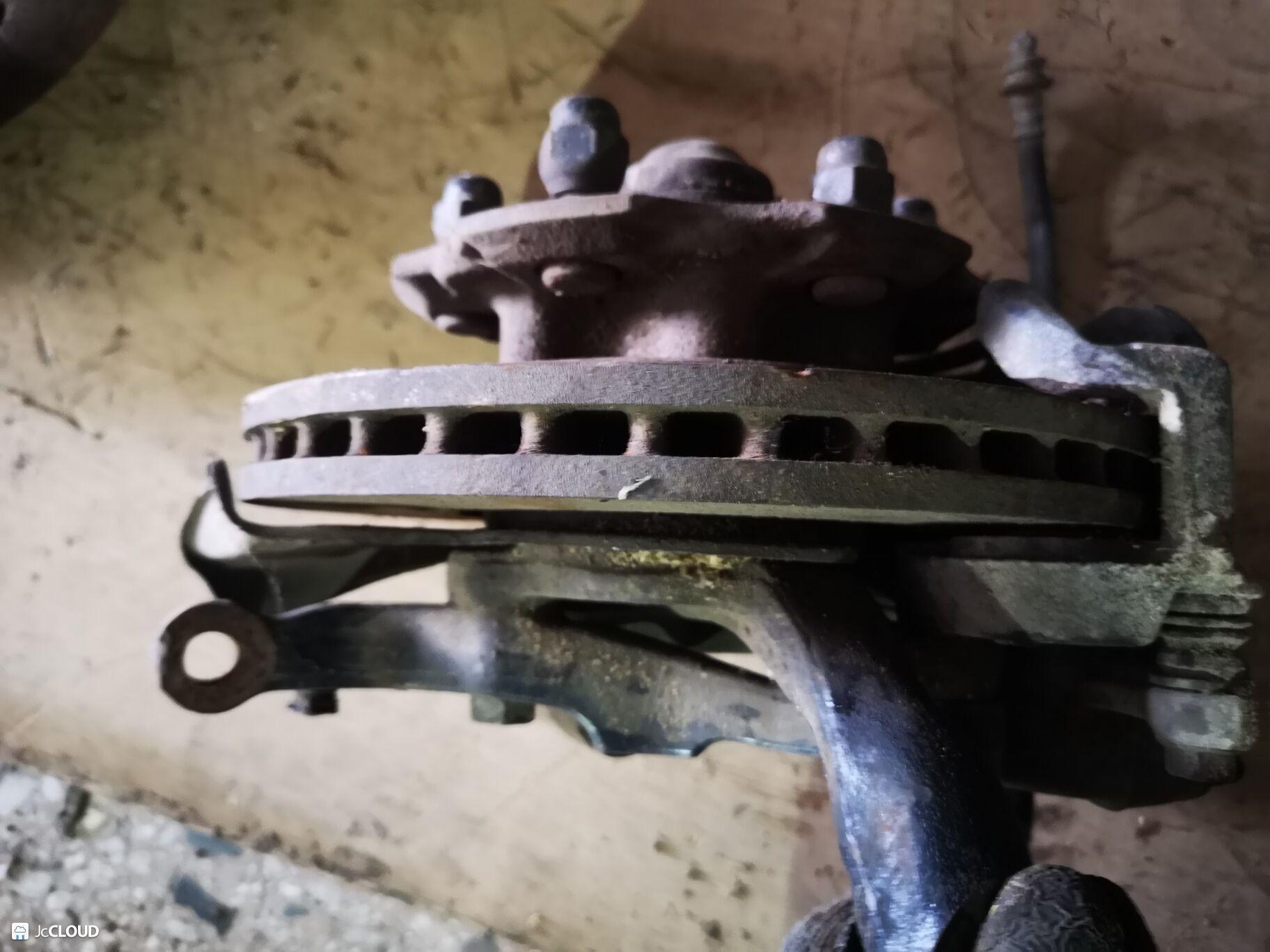 Ступица правая передняя NISSAN DATSUN D22 KA20 4100157G00 3 ракурс