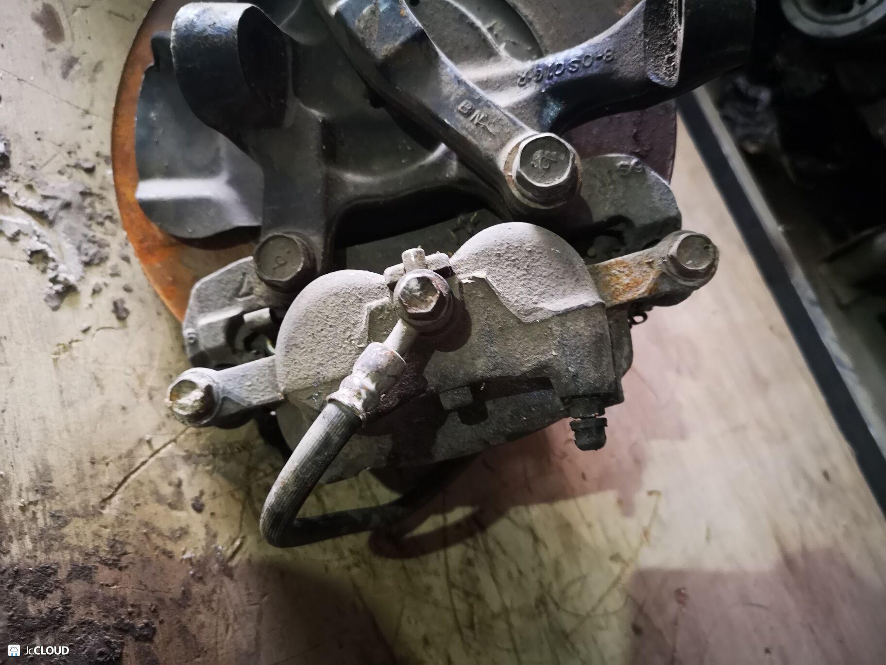 Ступица правая передняя NISSAN DATSUN D22 KA20 4100157G00 5 ракурс