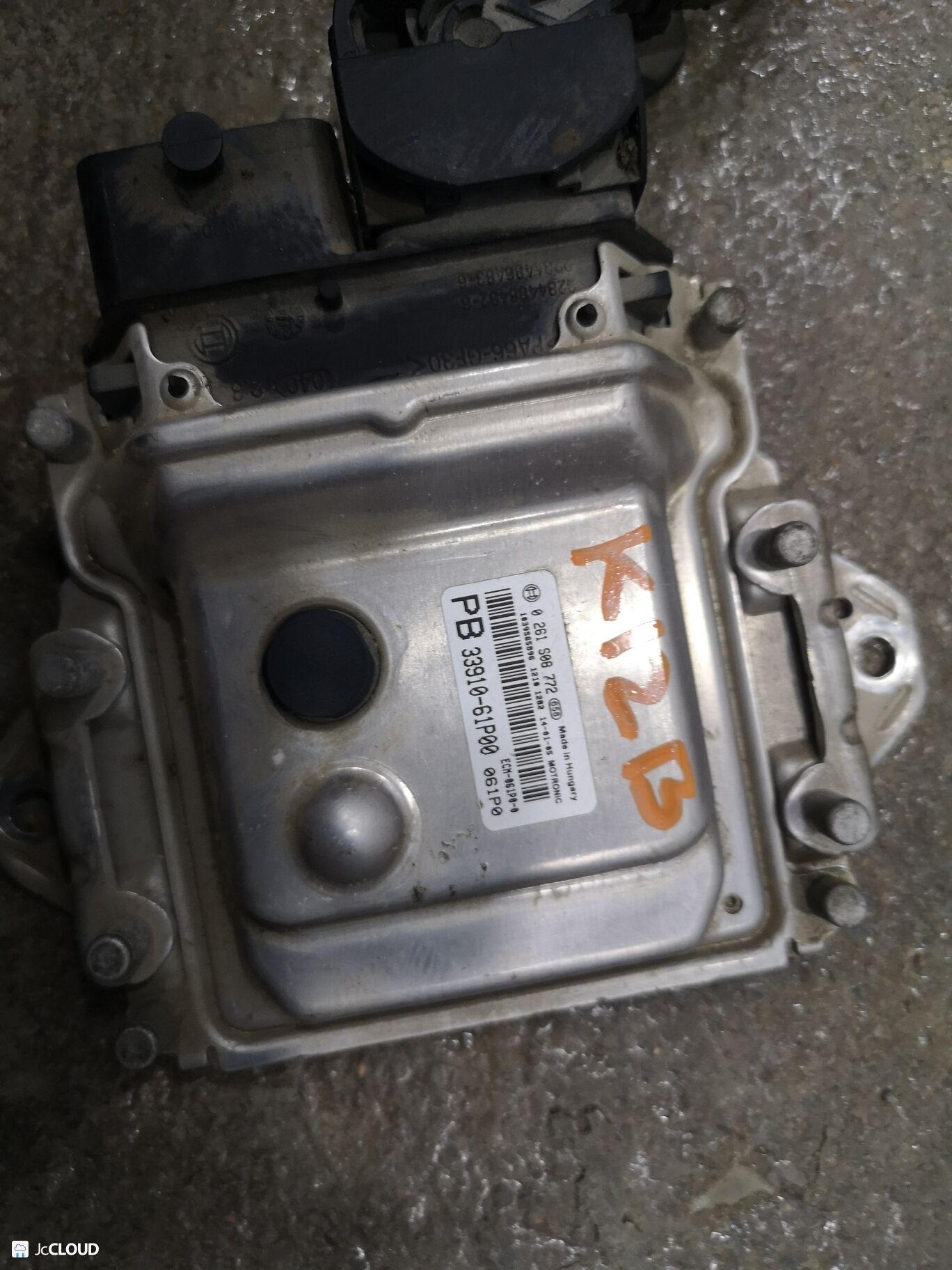 Блок управления efi SUZUKI ALTO, SWIFT MA15S, ZD72S K12B 33910-61P00 3 ракурс