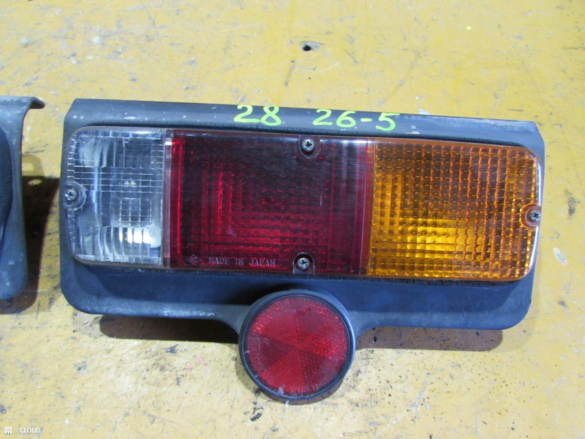 Стоп-сигнал TOYOTA, HINO DYNA, TOYOACE, DUTRO KDY220, KDY221, KDY230, KDY231, KDY240, KDY241, KDY270, KDY271, KDY280, KDY281, KDY290, LY220, LY230, LY270, LY280, LY290, RZU300, RZU301, RZY220, RZY230, RZY231, RZY281, TRY220, TRY230, TRY231, TRY281 1K Стоп-сигнал TOYOTA, HINO DYNA, TOYOACE, DUTRO KDY220, KDY221, KDY230, KDY231, KDY240, KDY241, KDY270, KDY271, KDY280, KDY281, KDY290, LY220, LY230, LY270, LY280, LY290, RZU300, RZU301, RZY220, RZY230, RZY231, RZY281, TRY220, TRY230, TRY231, TRY281 1K