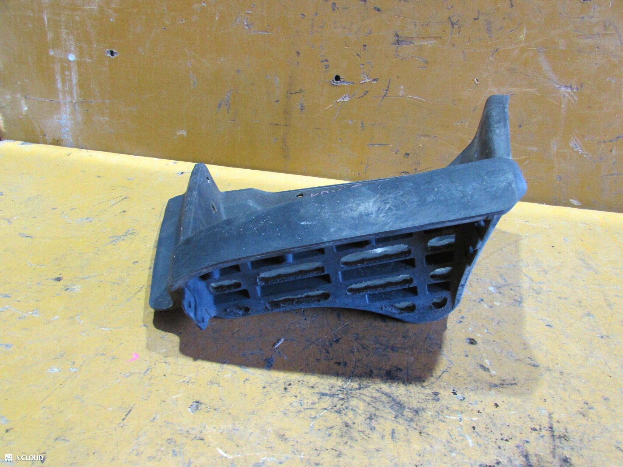 Подножка левая передняя TOYOTA, HINO DYNA, TOYOACE, DUTRO KDY220, KDY221, KDY230, KDY231, KDY240, KDY241, KDY250, KDY251, KDY260, KDY261, KDY270, KDY271, KDY280, KDY281, KDY290, LY220, LY230, LY240, LY270, LY280, LY290, RZY220, RZY230, RZY231, RZY281