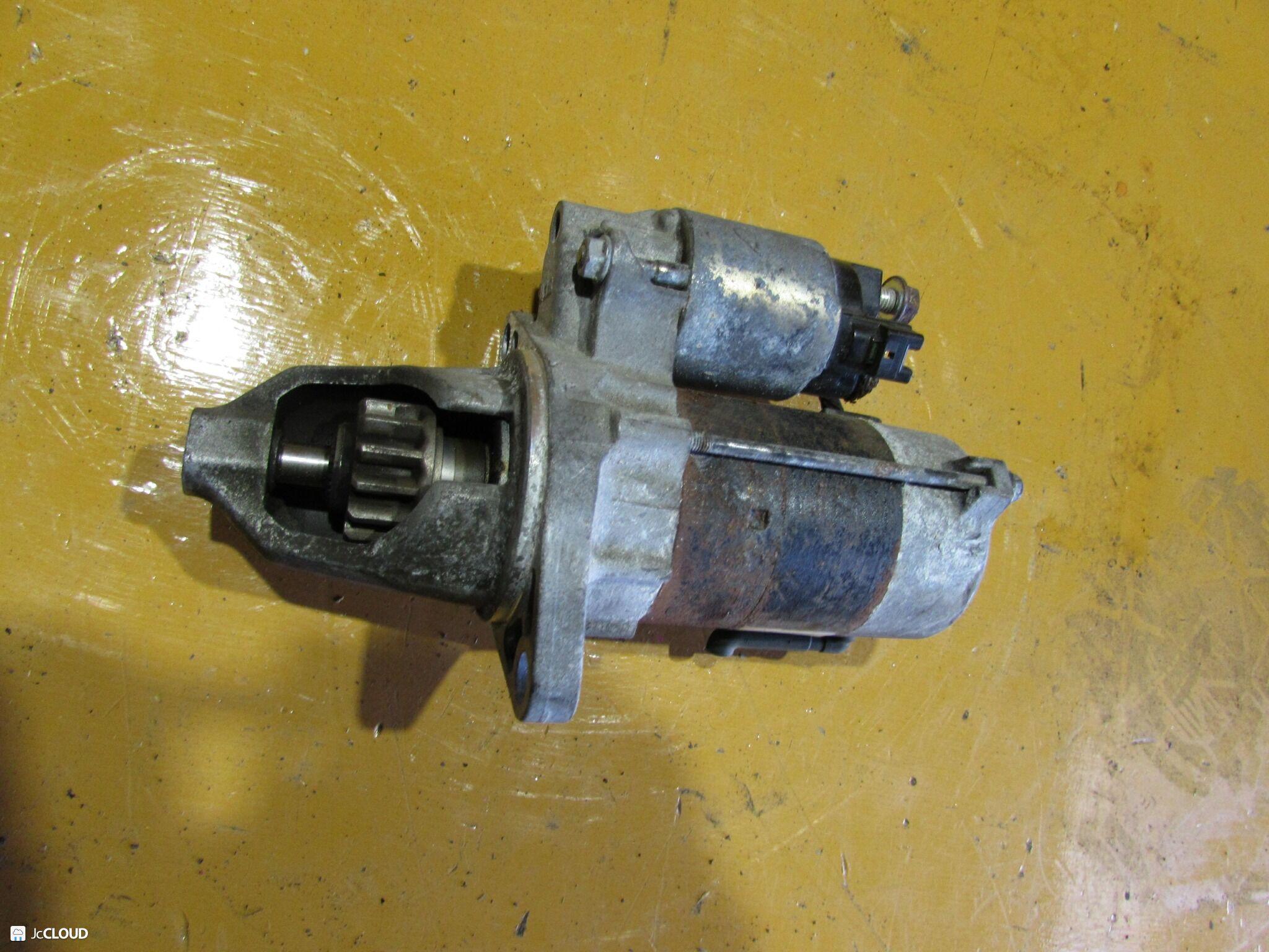 Стартер DAIHATSU ATRAI, HIJET S321, S331 EF-DET, EF-VE, KF-DET, KF-VE 28100-B5090 4 ракурс