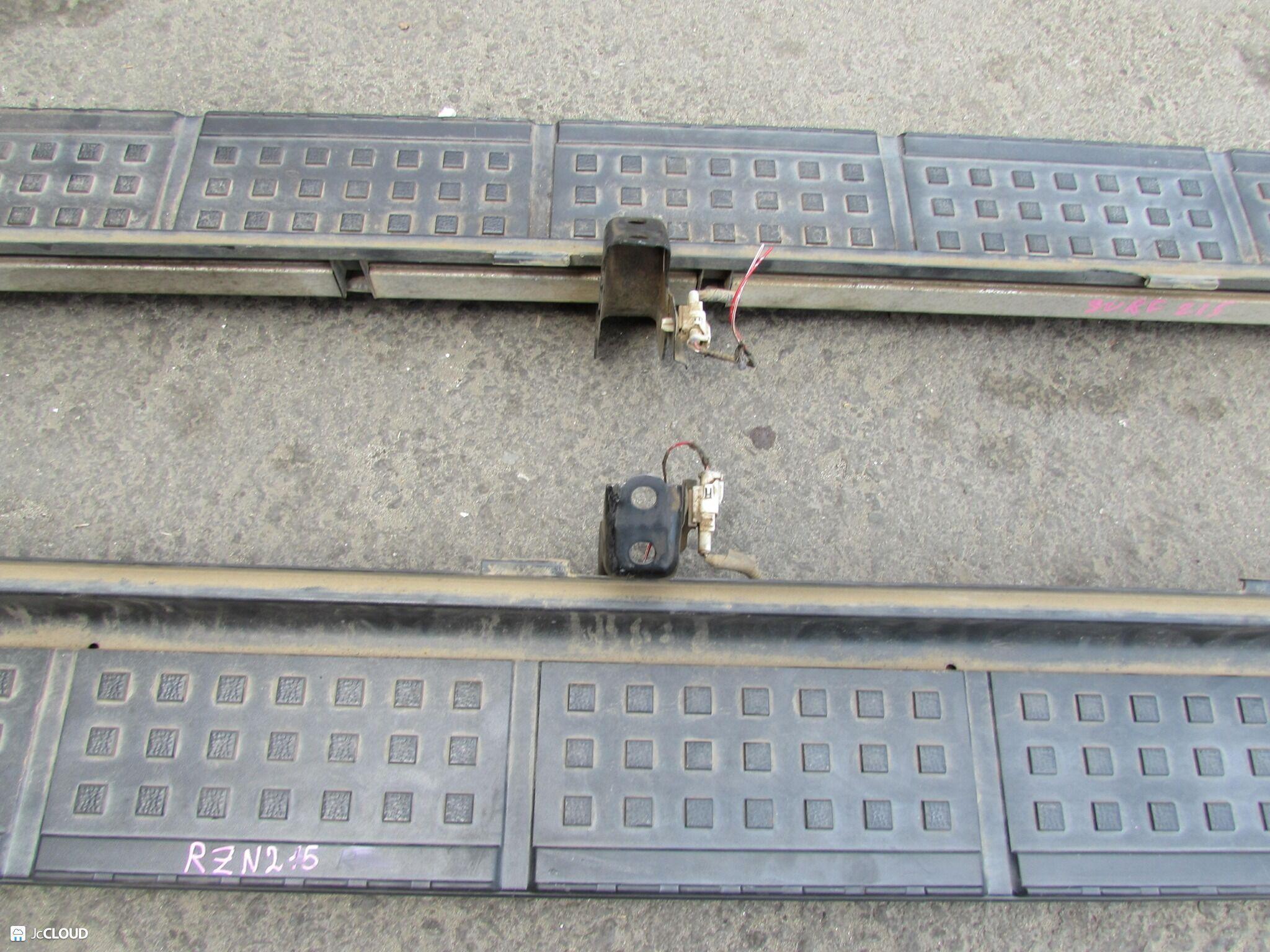 Подножка правая передняя TOYOTA HILUX SURF TRN215, RZN215, VZN215, KDN215, GRN215 5108335180 3 ракурс