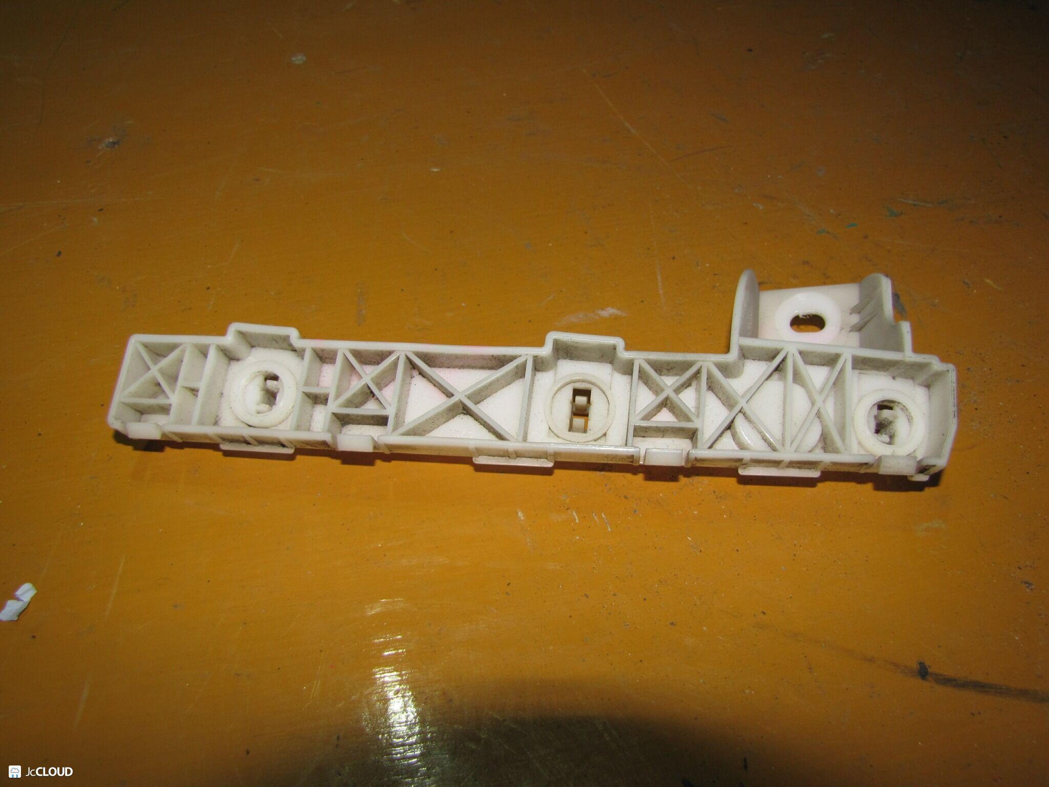 Крепление бампера левое переднее MITSUBISHI GALANT FORTIS CY3A, CY4A, CY6A 4B10, 4B11, 4J10, 4B12 6400F549 2 ракурс