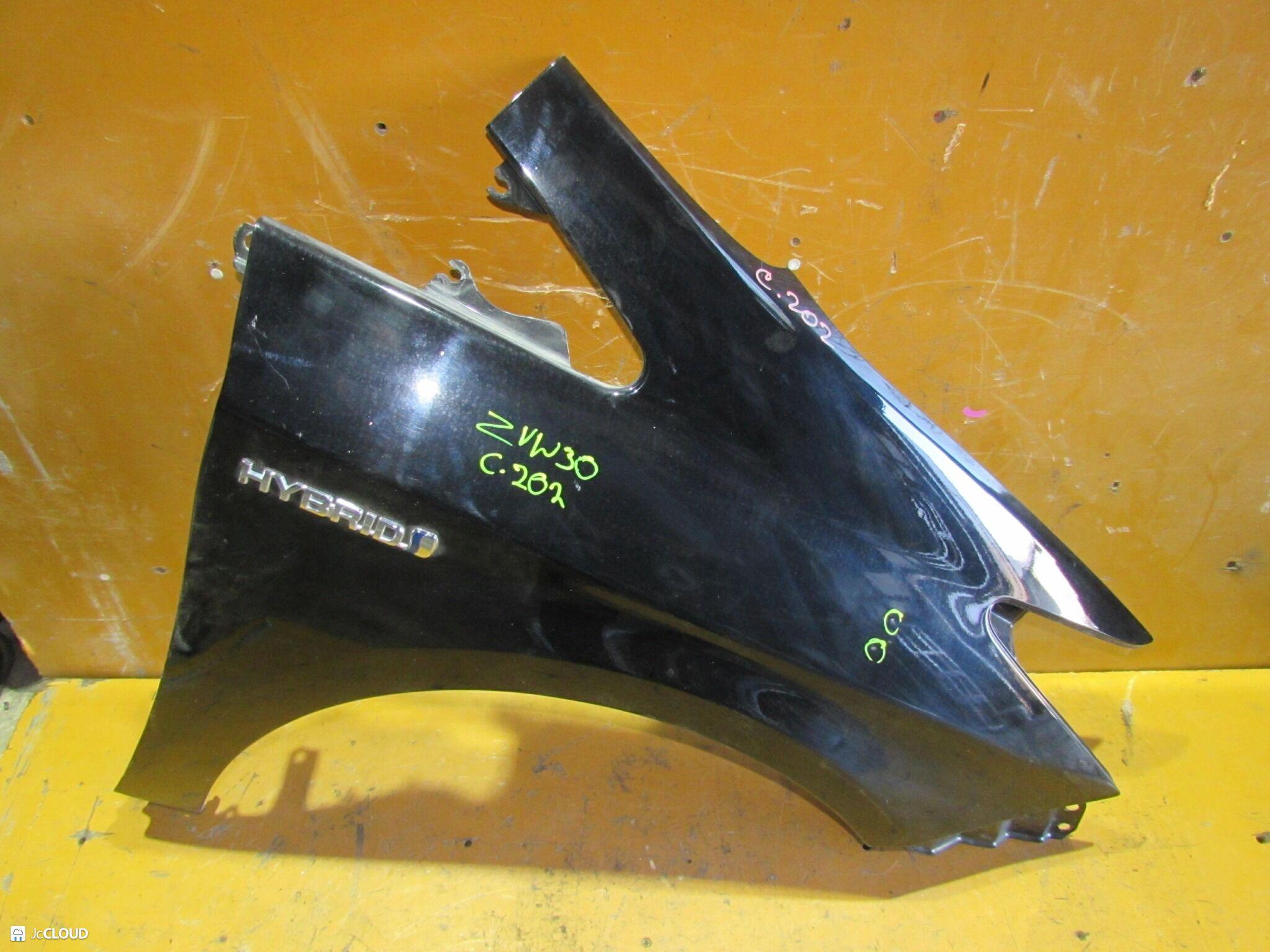 Крыло правое переднее  TOYOTA PRIUS ZVW30, ZVW30L, ZVW35 2ZRFXE ,5380147050 ,5380147050 1 ракурс