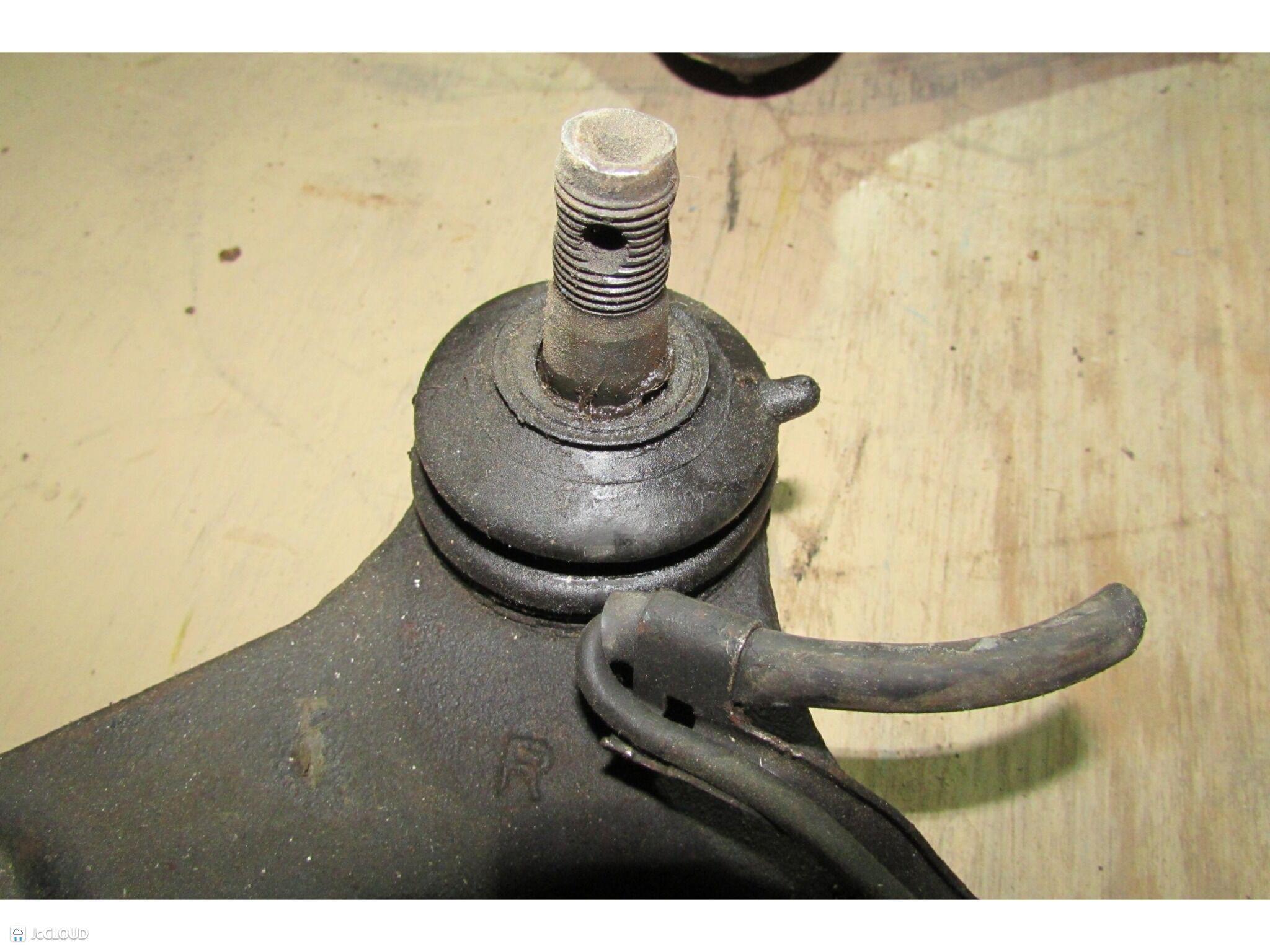 Рычаг правый передний верхний TOYOTA GRAND HAICE, GRANVIA KCH10, KCH10W, RCH11, RCH11W, VCH10, VCH10W, VCH22 1KZTE, 3RZFE, 5VZFE 48066-29095 1 ракурс