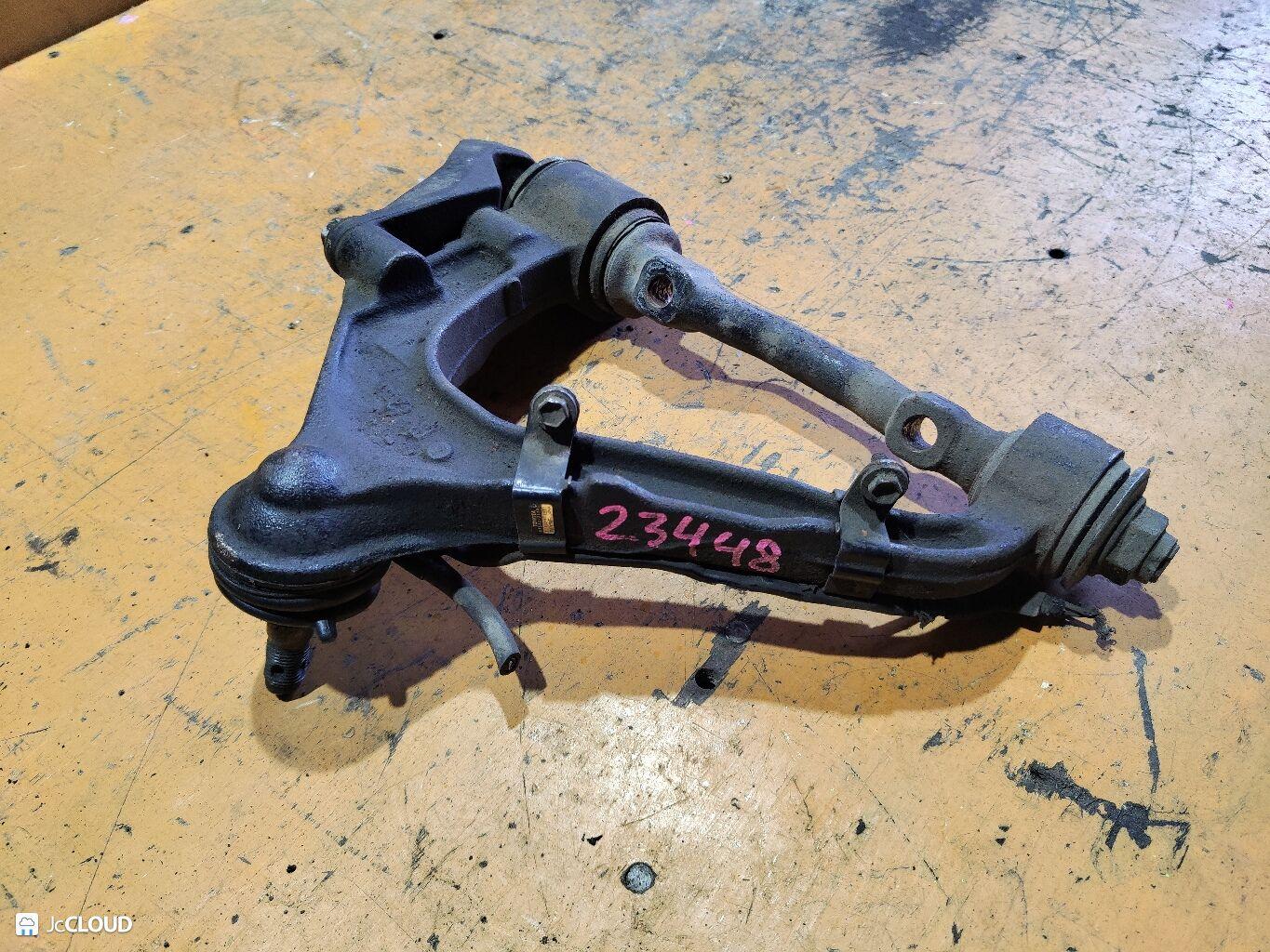 Рычаг правый передний верхний TOYOTA GRAND HAICE, GRANVIA KCH10, KCH10W, RCH11, RCH11W, VCH10, VCH10W, VCH22 1KZTE, 3RZFE, 5VZFE 48066-29095 3 ракурс