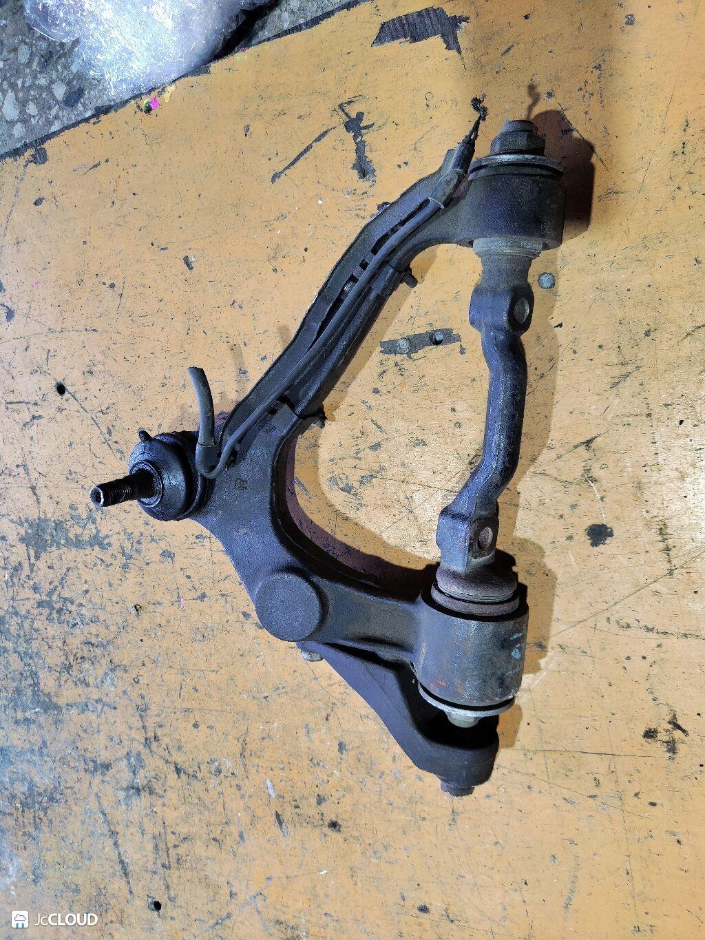 Рычаг правый передний верхний TOYOTA GRAND HAICE, GRANVIA KCH10, KCH10W, RCH11, RCH11W, VCH10, VCH10W, VCH22 1KZTE, 3RZFE, 5VZFE 48066-29095 4 ракурс