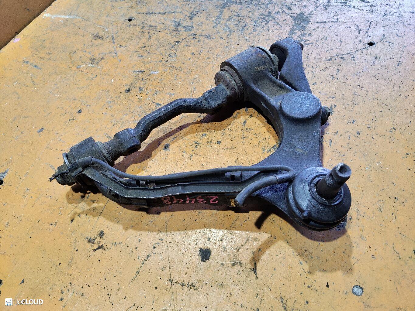 Рычаг правый передний верхний TOYOTA GRAND HAICE, GRANVIA KCH10, KCH10W, RCH11, RCH11W, VCH10, VCH10W, VCH22 1KZTE, 3RZFE, 5VZFE 48066-29095 5 ракурс
