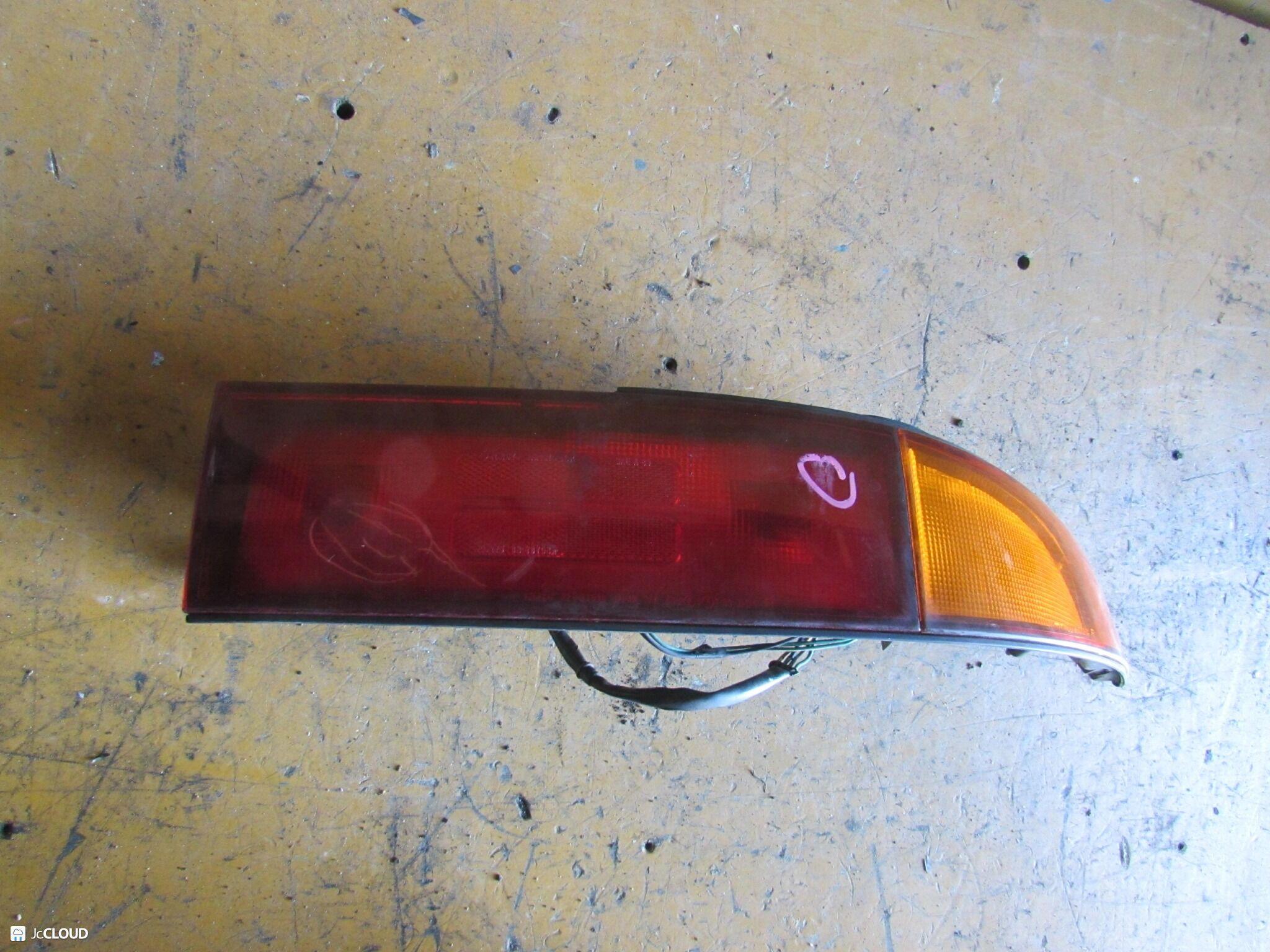 Стоп-сигнал правый задний MITSUBISHI GTO Z15A, Z16A 22037598, 33-08703 1 ракурс