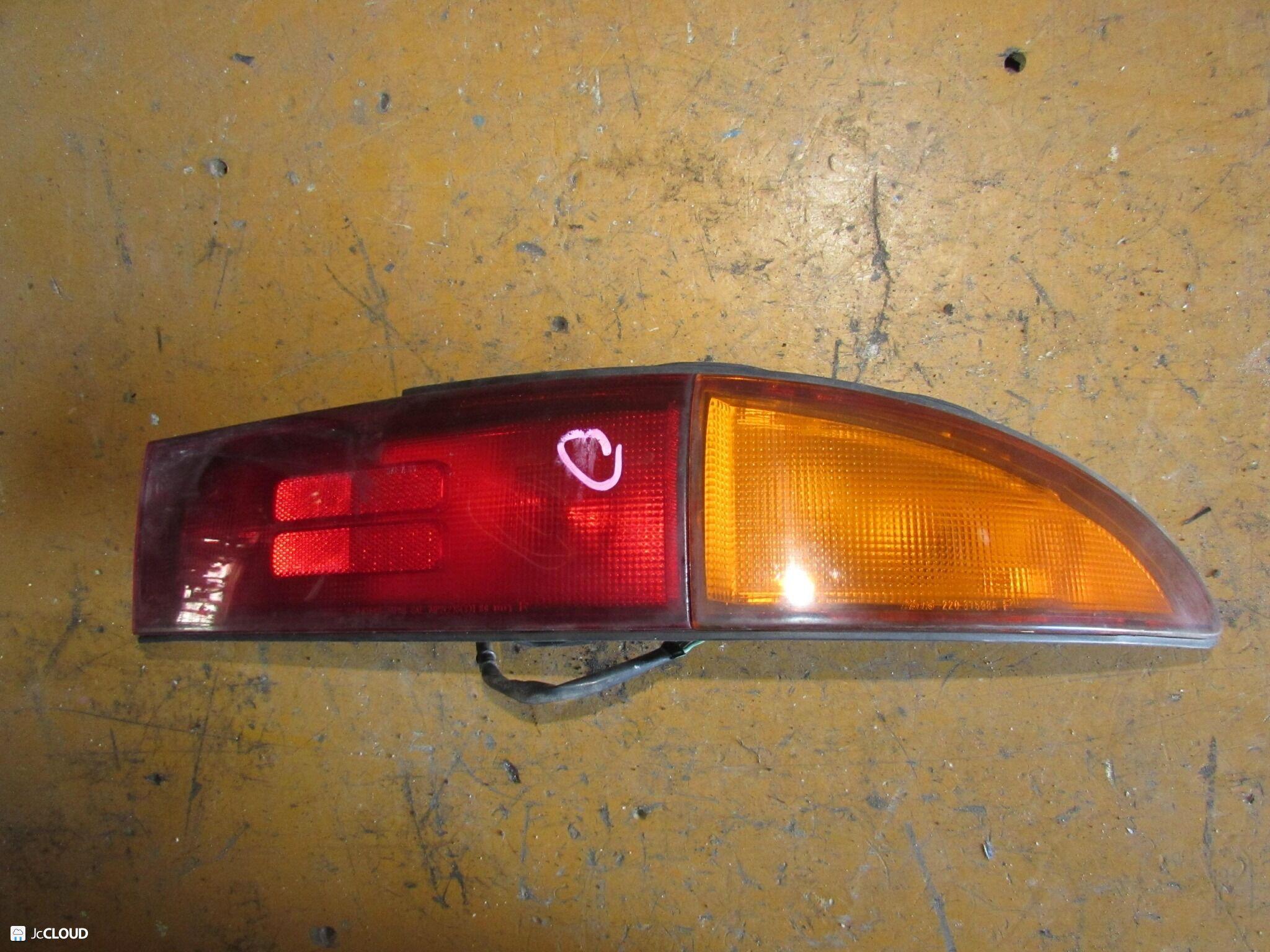 Стоп-сигнал правый задний MITSUBISHI GTO Z15A, Z16A 22037598, 33-08703 2 ракурс