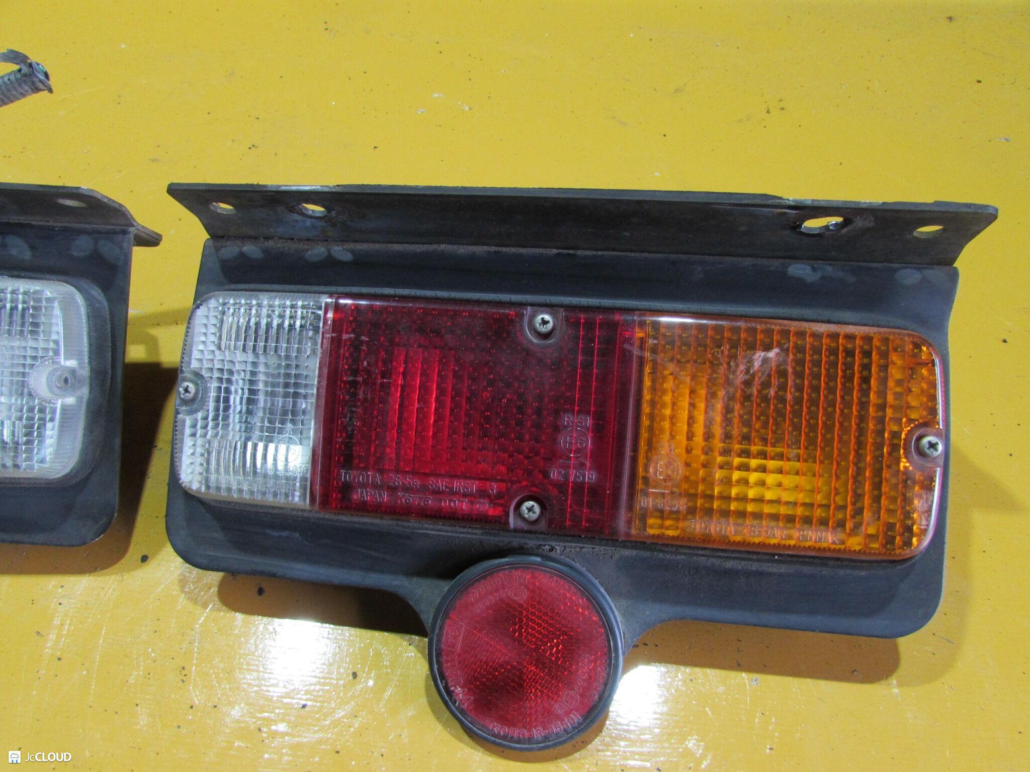 Стоп-сигнал правый задний TOYOTA DYNA, TOYOACE KDY220, KDY221, KDY230, KDY231, KDY240, KDY241, KDY270, KDY271, KDY280, KDY281, KDY290, LY220, LY230, LY270, LY280, LY290, RZU300, RZU301, RZY220, RZY230, RZY231, RZY281, TRY220, TRY230, TRY231, TRY281 1