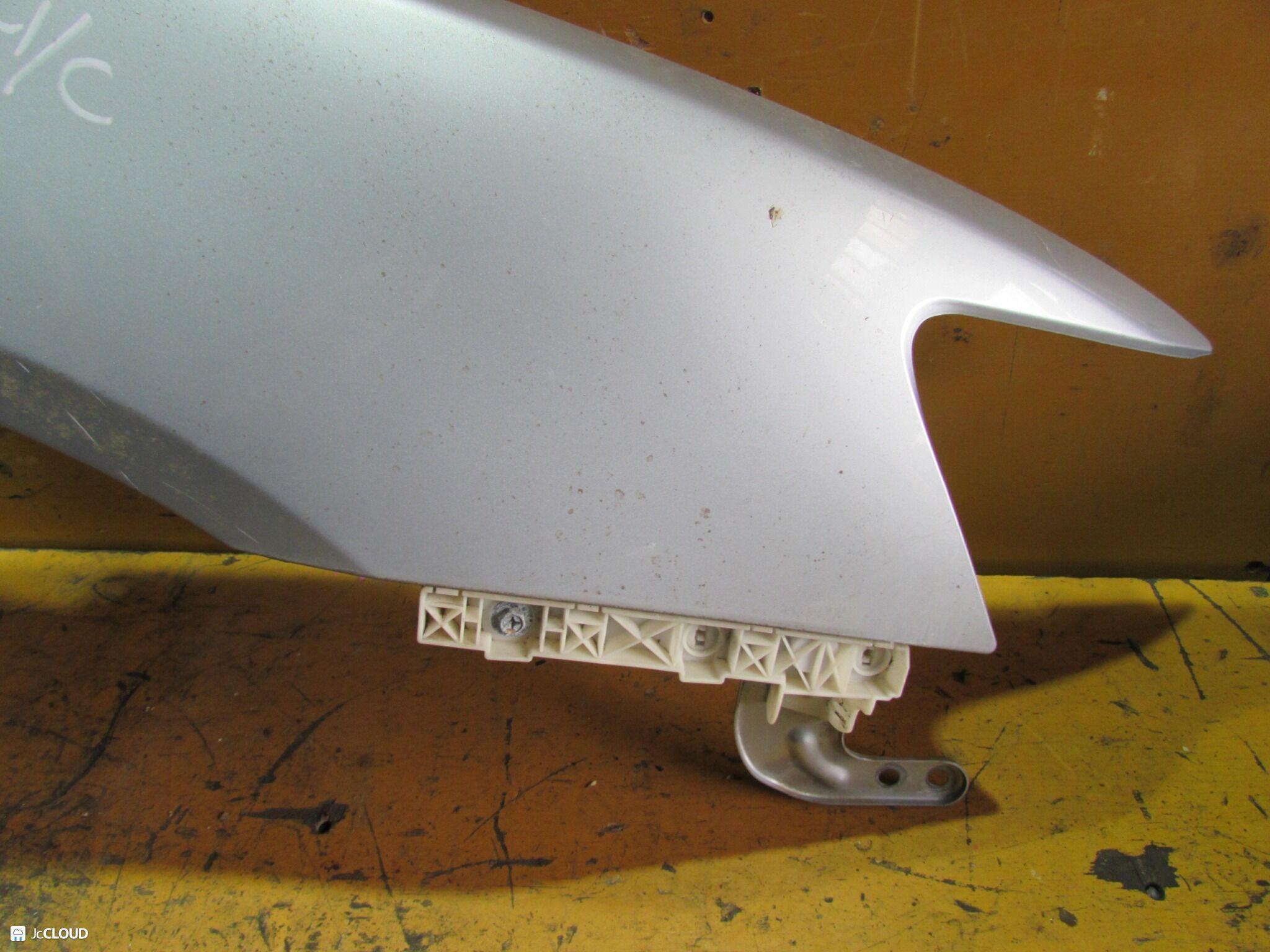 Крыло правое переднее MITSUBISHI GALANT FORTIS CY4A, CX3A, CY2A, CY1A, CX1A, CX2A, CY8A, CX8A, CY9A, CX9A, CX5A, CY5A, CX6A, CX4A, CY3A, CY6A 4B10, 4B11, 4J10 3 ракурс