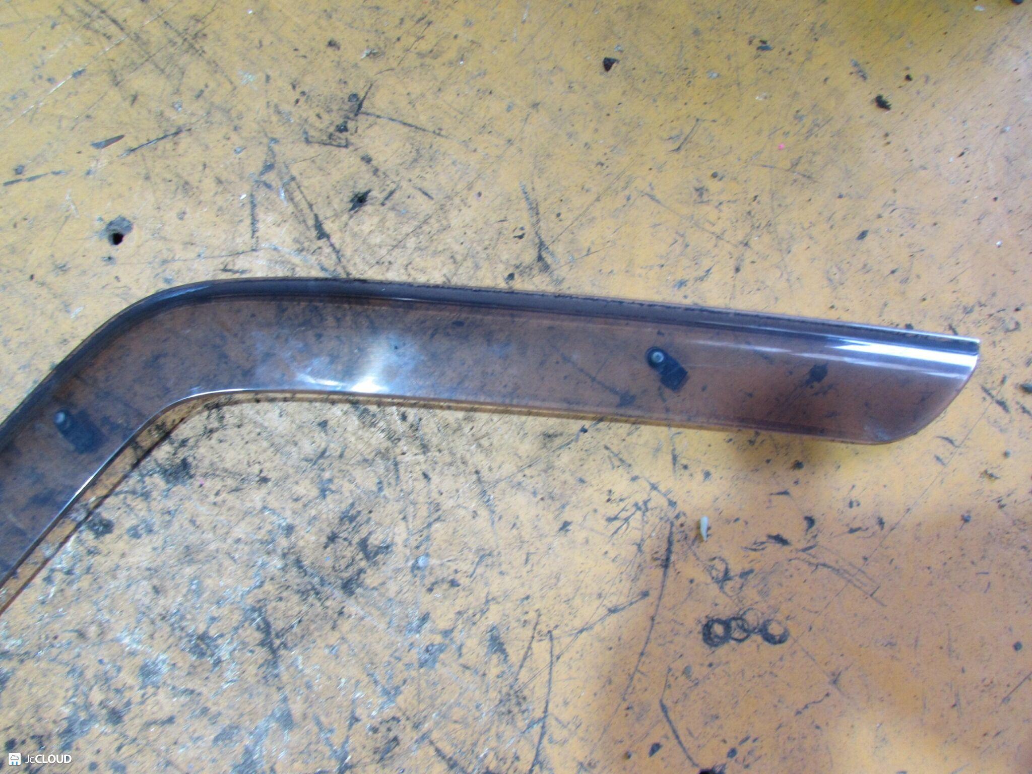 Ветровик правый передний TOYOTA DYNA, HIACE, TOYOACE BU100, BU101, BU102, BU105, BU107, BU162, BU172, BU182, BU202, BU211, BU212, LY100, LY101, LY102, LY111, LY112, LY121, LY131, LY132, LY151, LY152, LY161, LY162 11B, 13B, 14B, 2L, 3L, 5L 3 ракурс