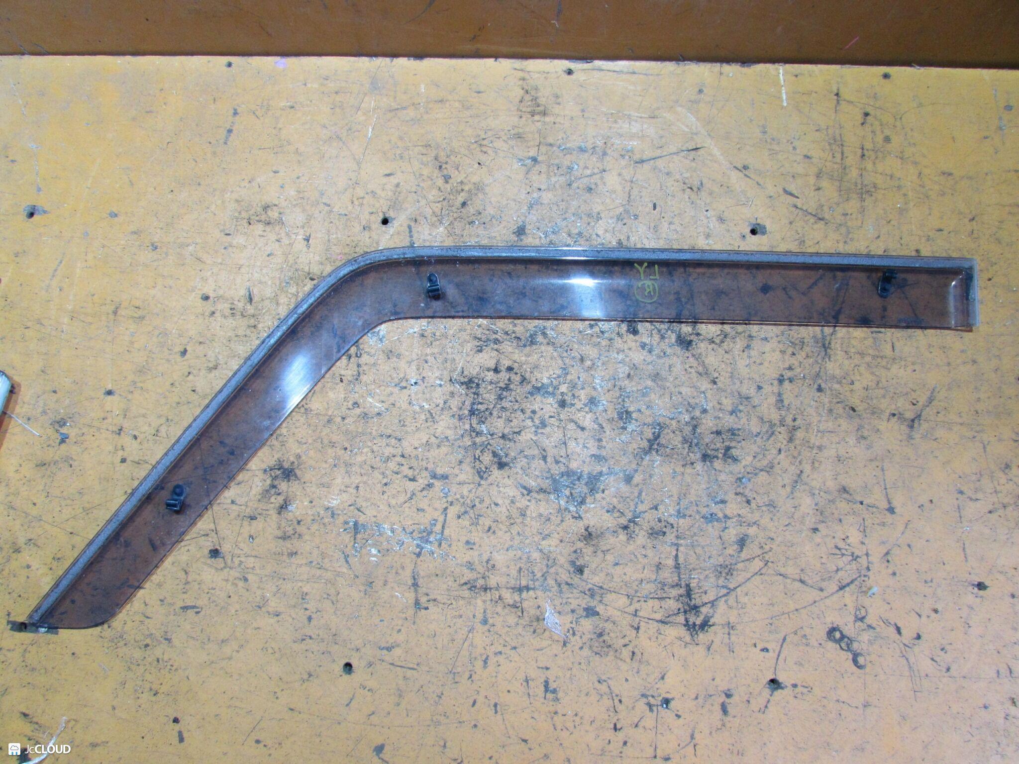 Ветровик правый передний TOYOTA DYNA, HIACE, TOYOACE BU100, BU101, BU102, BU105, BU107, BU162, BU172, BU182, BU202, BU211, BU212, LY100, LY101, LY102, LY111, LY112, LY121, LY131, LY132, LY151, LY152, LY161, LY162 11B, 13B, 14B, 2L, 3L, 5L 4 ракурс
