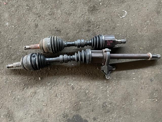 Привод левый передний  NISSAN SERENA TC24 QR20DE ,- ,- 1 ракурс