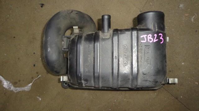 Корпус воздушного фильтра SUZUKI JIMNY JB23W - - 1 ракурс