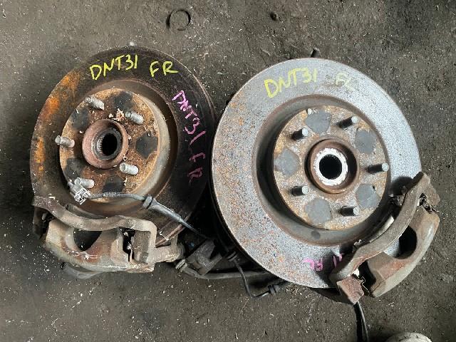 Ступица правая передняя  NISSAN X-TRAIL DNT31 - ,- ,- 1 ракурс