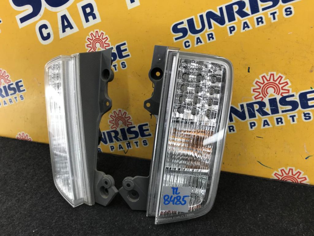 Стоп NISSAN ELGRAND E52 8960 3 ракурс