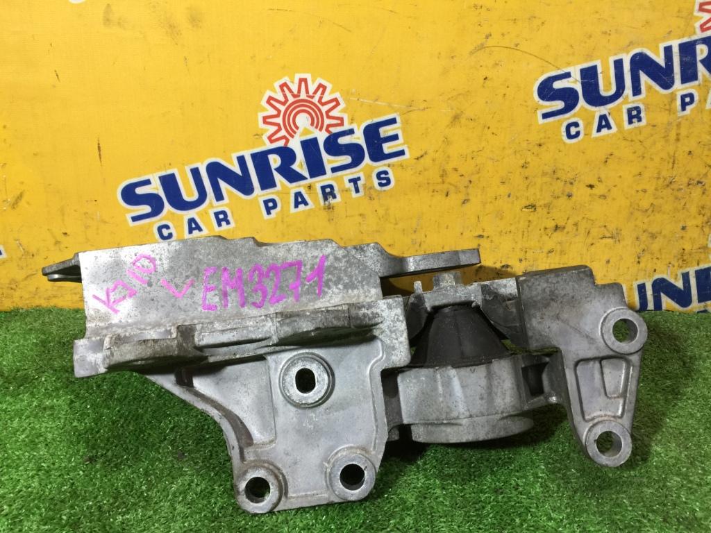 Подушка двигателя левая передняя NISSAN DUALIS KJ10 1 ракурс Подушка двигателя левая передняя NISSAN DUALIS KJ10 1 ракурс