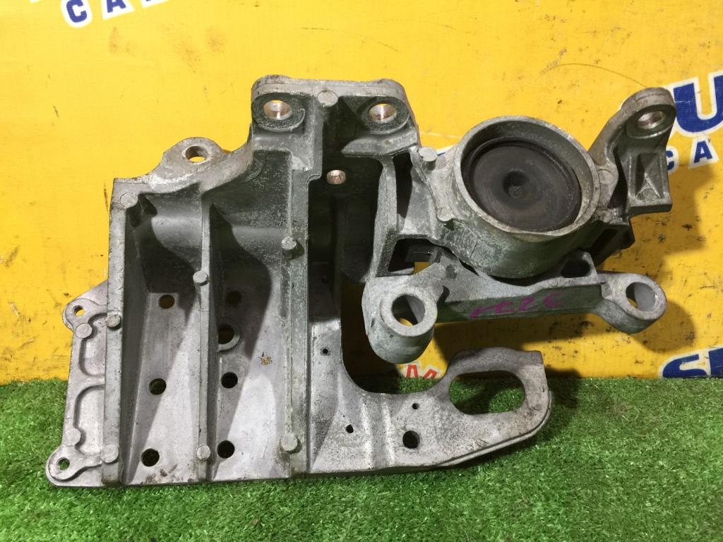 Подушка двигателя левая передняя NISSAN DUALIS KJ10 2 ракурс Подушка двигателя левая передняя NISSAN DUALIS KJ10 2 ракурс