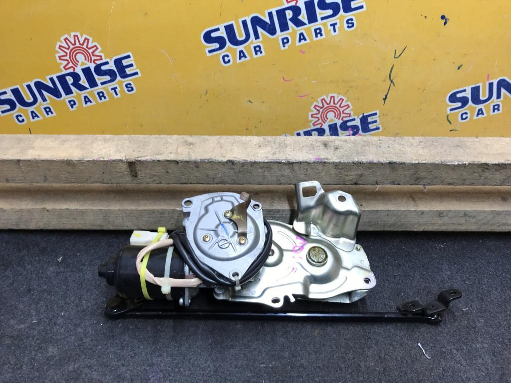 Доводчик двери MITSUBISHI GRANDIS NA4W 2 ракурс