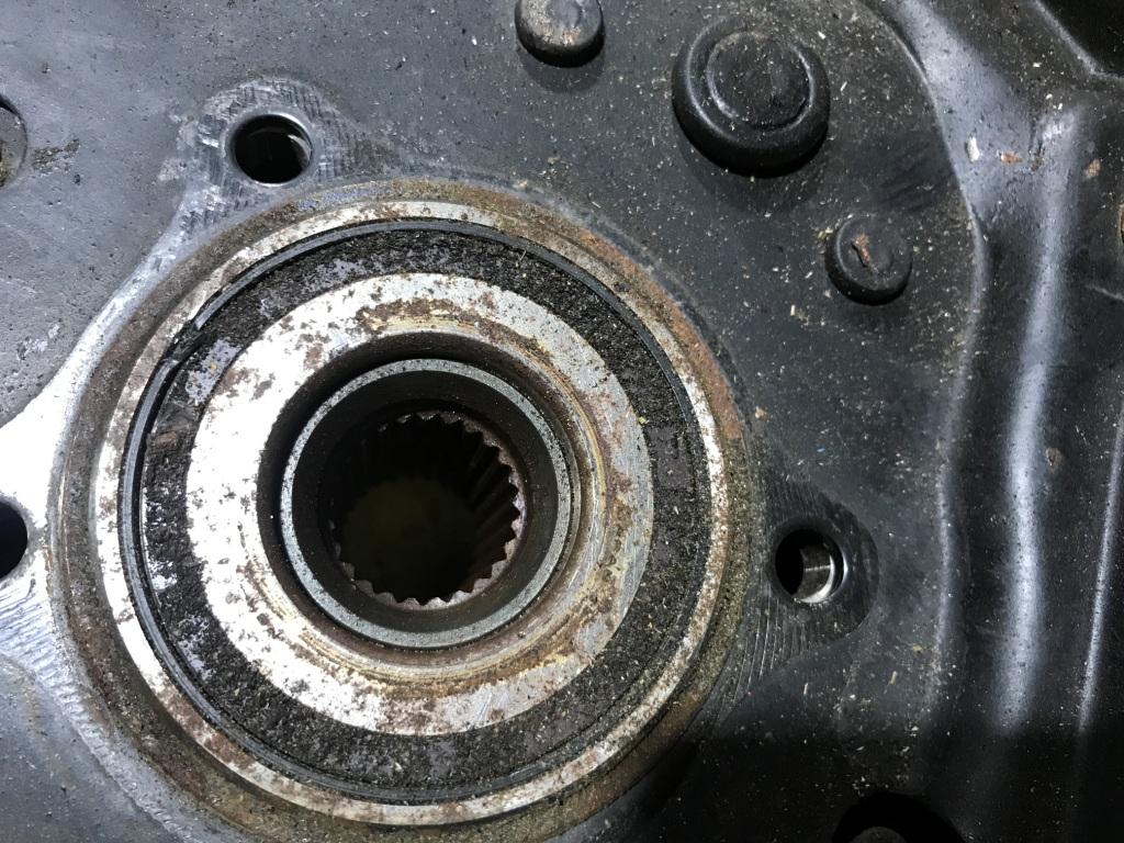 Ступица правая задняя MITSUBISHI GRANDIS NA4W 4 ракурс