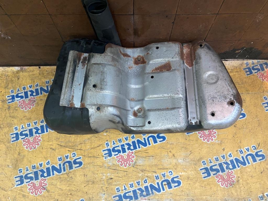 Бензобак HONDA CR-V RM1 2 ракурс