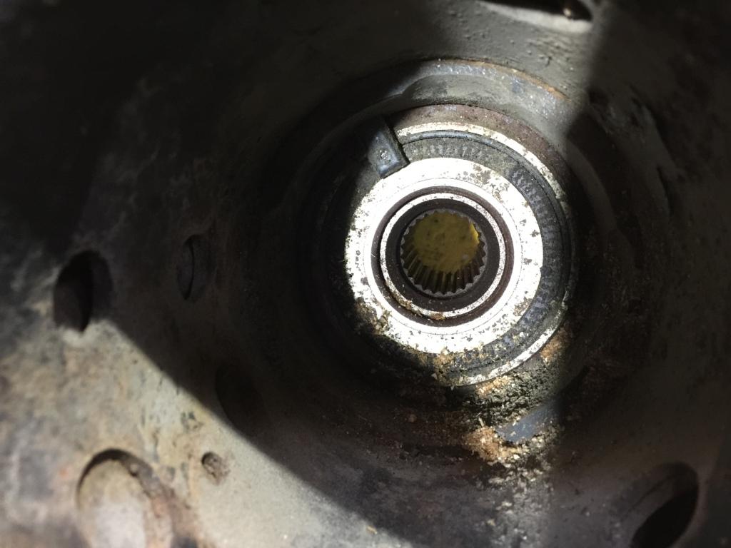 Ступица правая задняя MITSUBISHI GRANDIS NA4W 4 ракурс