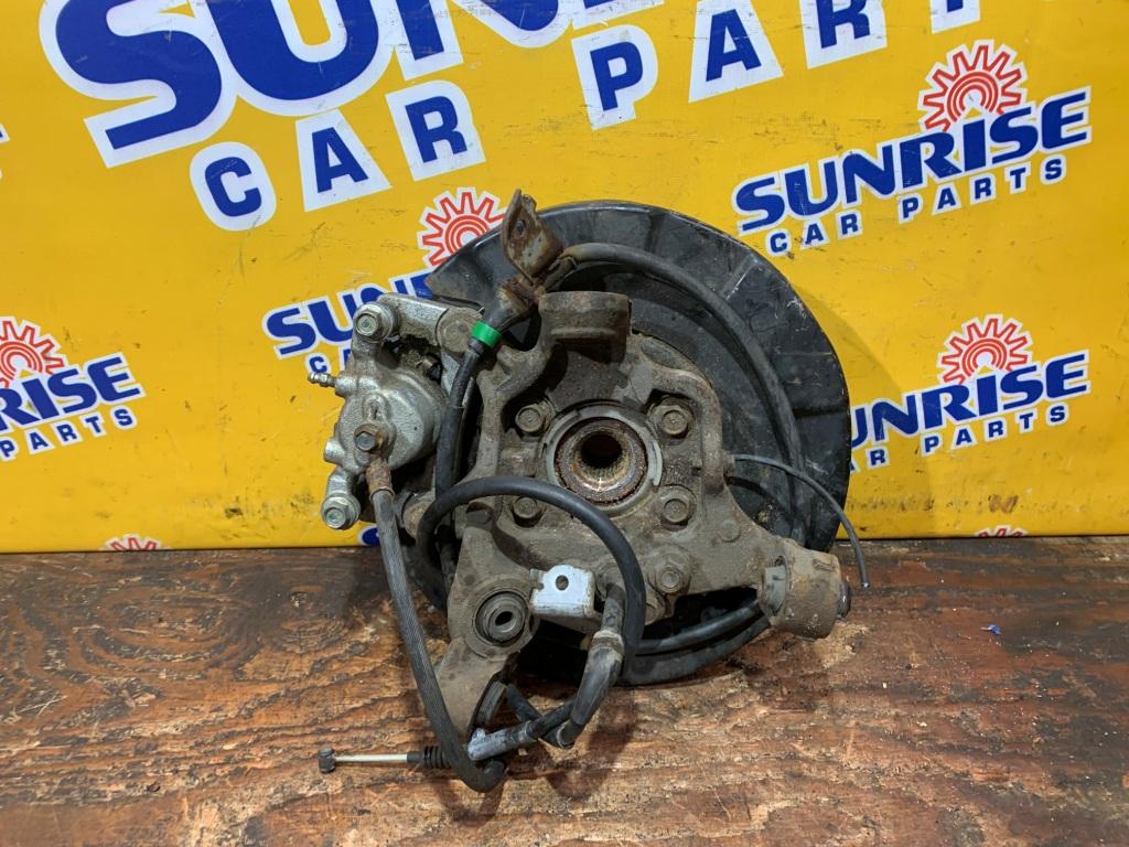 Ступица правая задняя NISSAN ELGRAND TNE52 2 ракурс