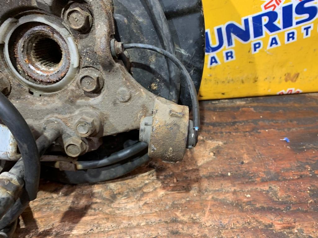 Ступица правая задняя NISSAN ELGRAND TNE52 3 ракурс